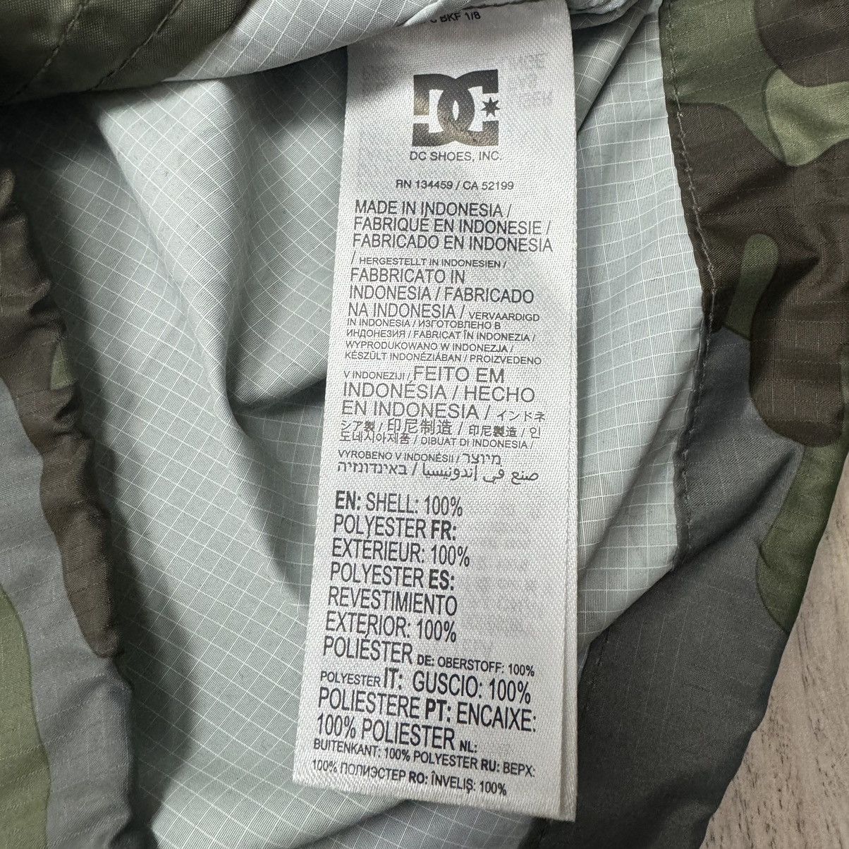 DC Crazy DC Shoes Camo Packable Light Skater Jacket Size US M / EU 48-50 / 2 - 17 Thumbnail