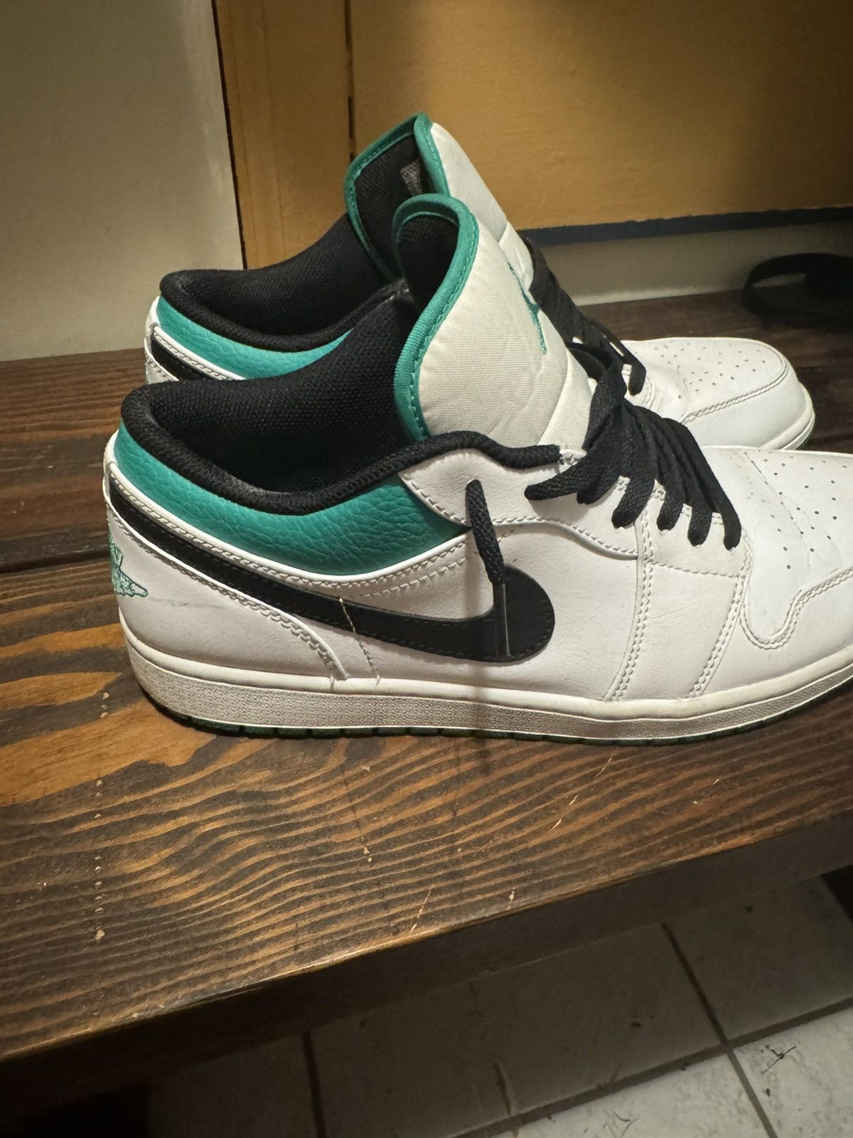 Jordan Brand Jordan 1 Low White Lucky green Size US 10.5 / EU 43-44 - 3 Thumbnail