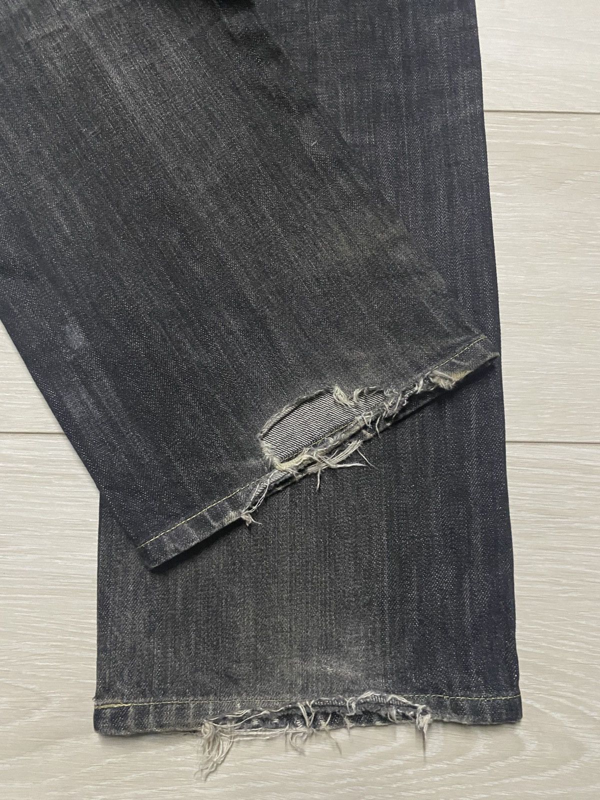 Jun Takahashi Japanese Brand Uniqlo Black Denim Distressed Loose Jeans Size US 33 - 12 Thumbnail