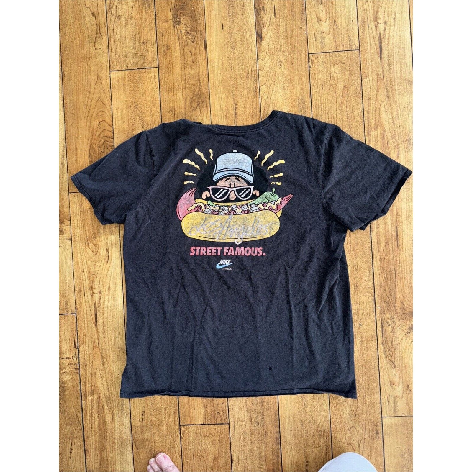Nike Nike Street Famous T-Shirt XL Black 22x28 Size US XL / EU 56 / 4 - 1 Thumbnail