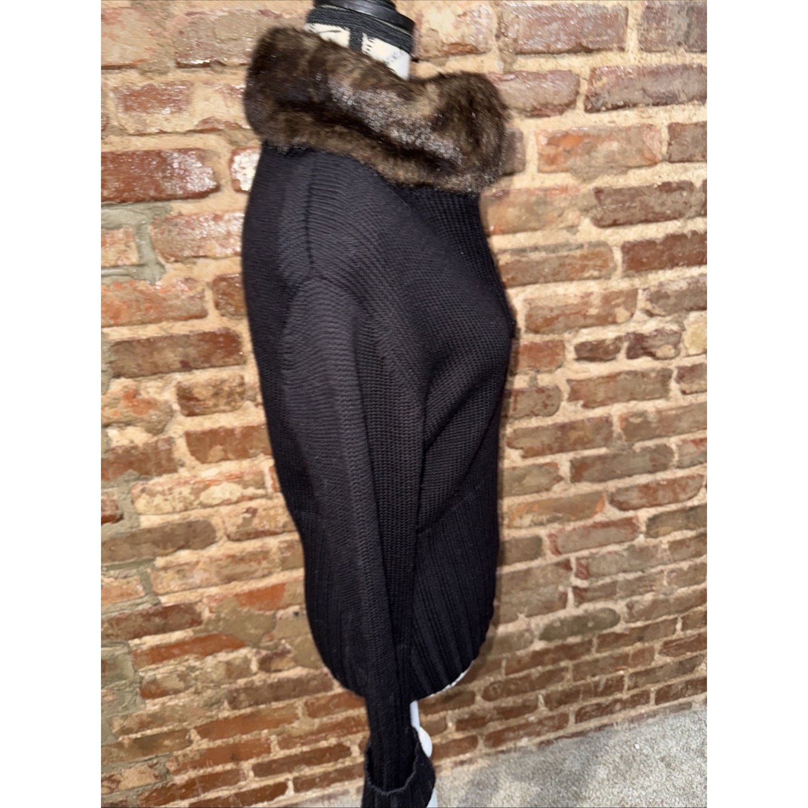 Other Willismith Women’s Black Sweater Faux Fur Merino Wool Sz M Size M / US 6-8 / IT 42-44 - 4 Thumbnail