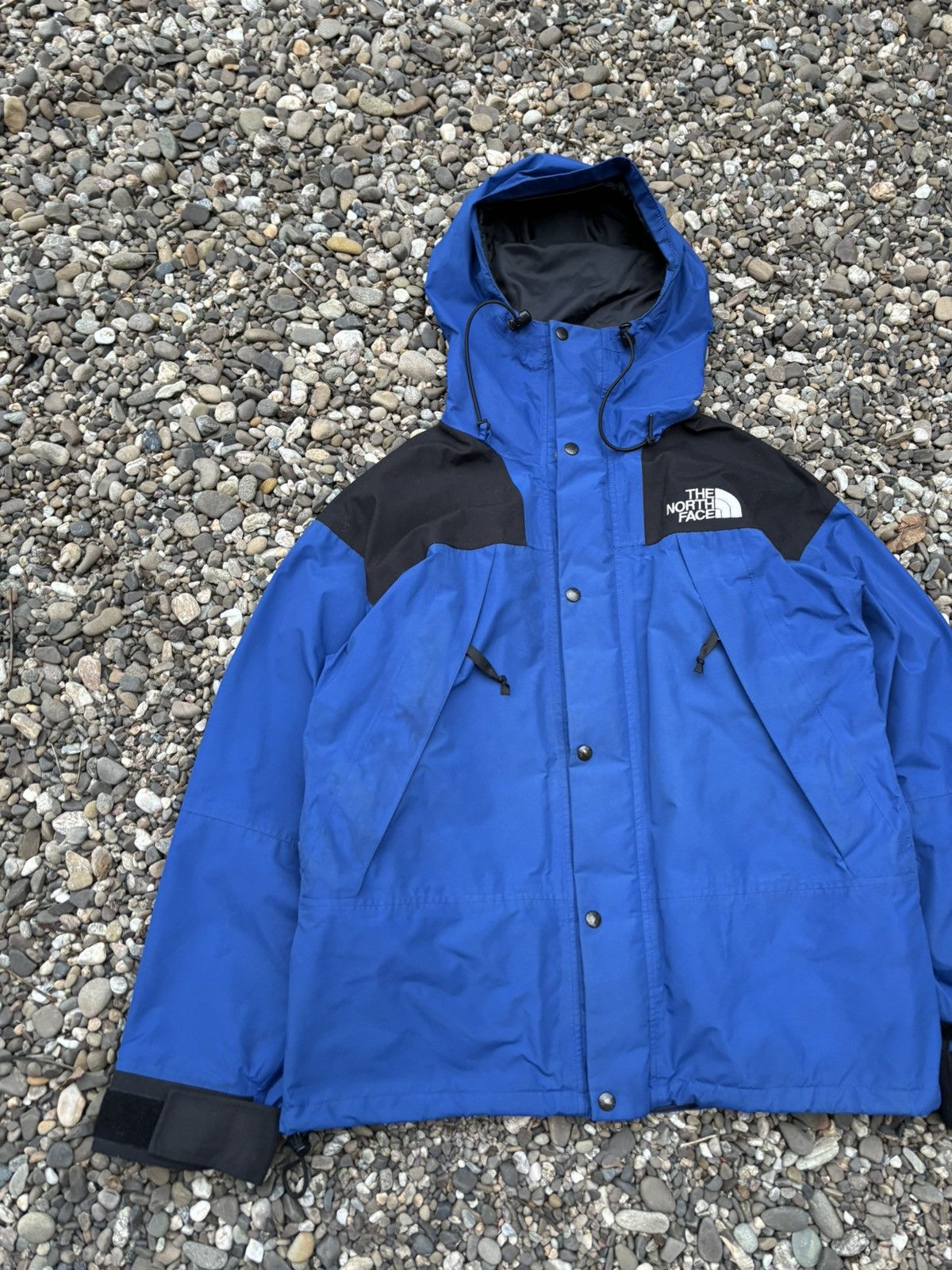 Vintage The North Face 1990 Aztec Blue Gore-Tex Jacket