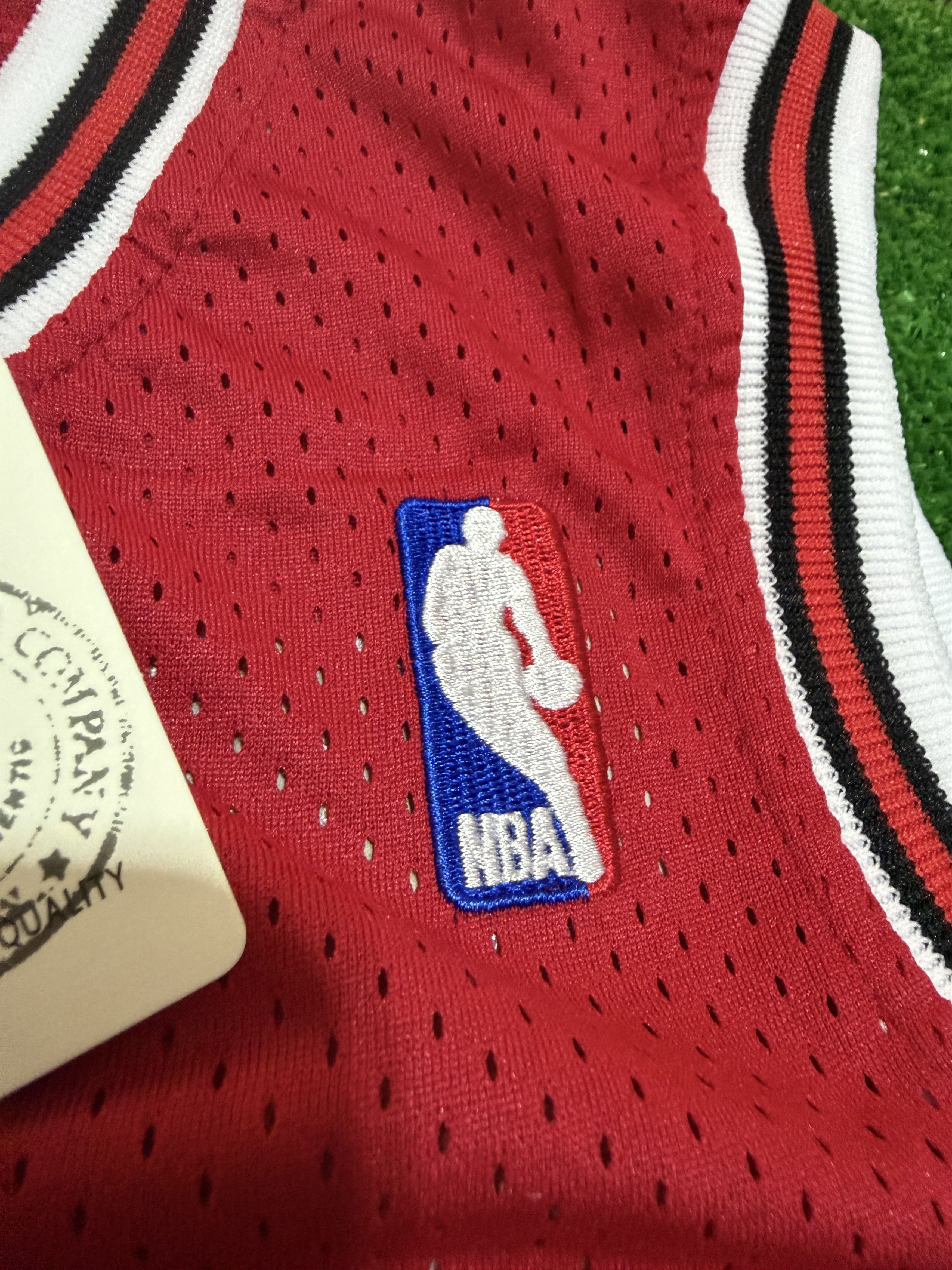 NBA Maglia NBA Jordan 23 Bulls '98 Finals - L Size US L / EU 52-54 / 3 - 5 Thumbnail