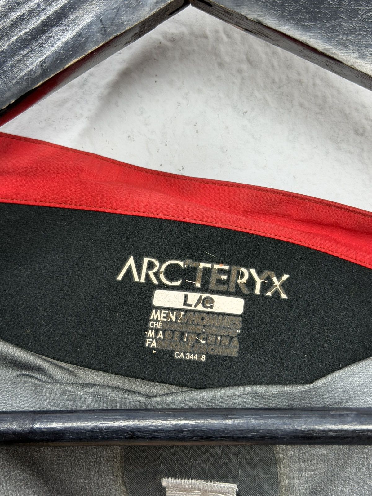 Arc'teryx Vintage Arc’teryx Beta AR Gore-Tex Pro Shell Jacket Hooded Size US L / EU 52-54 / 3 - 11 Thumbnail