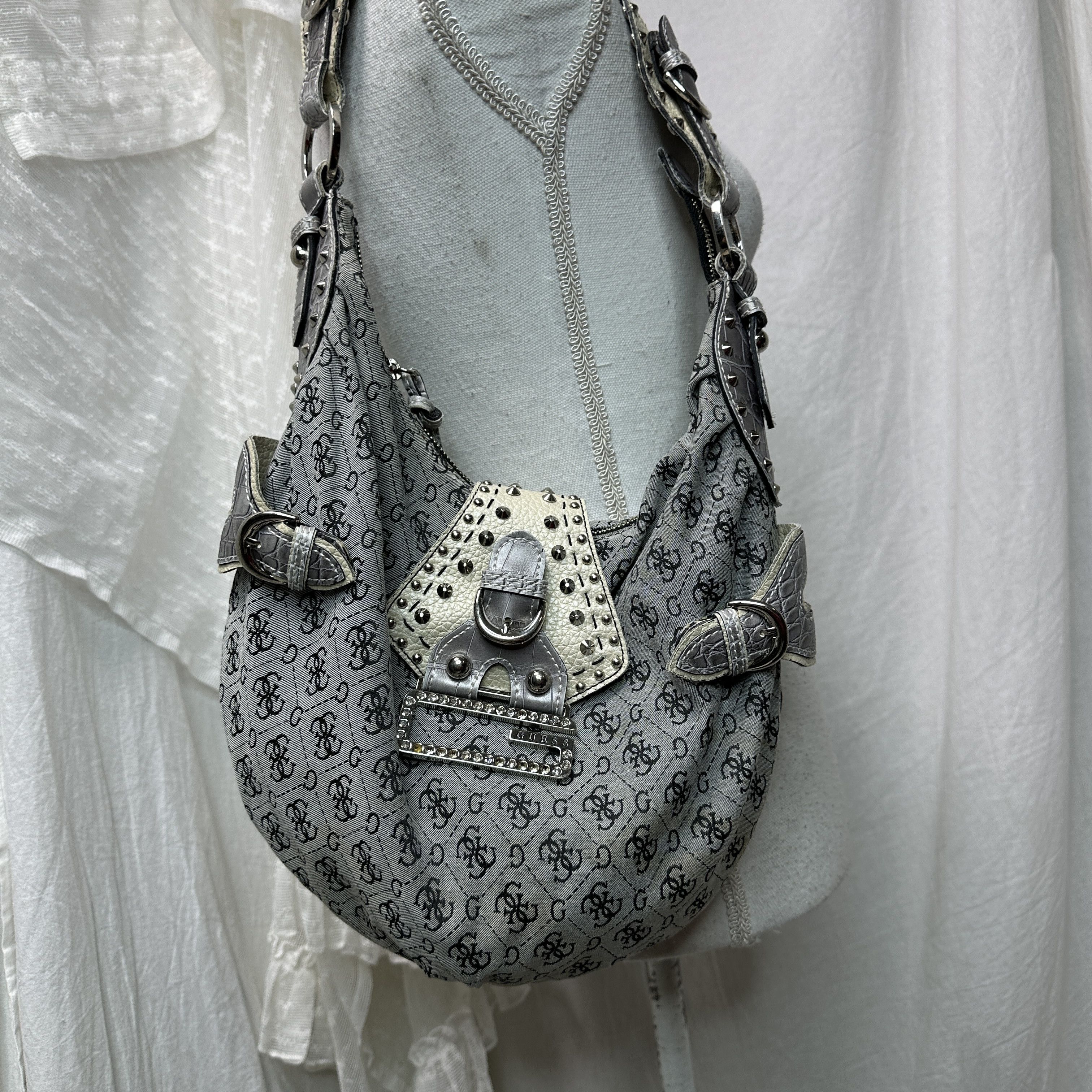 Guess Vintage Avant Garde Guess Hobo Monogram Silver Bag Y2K Size ONE SIZE - 8 Thumbnail