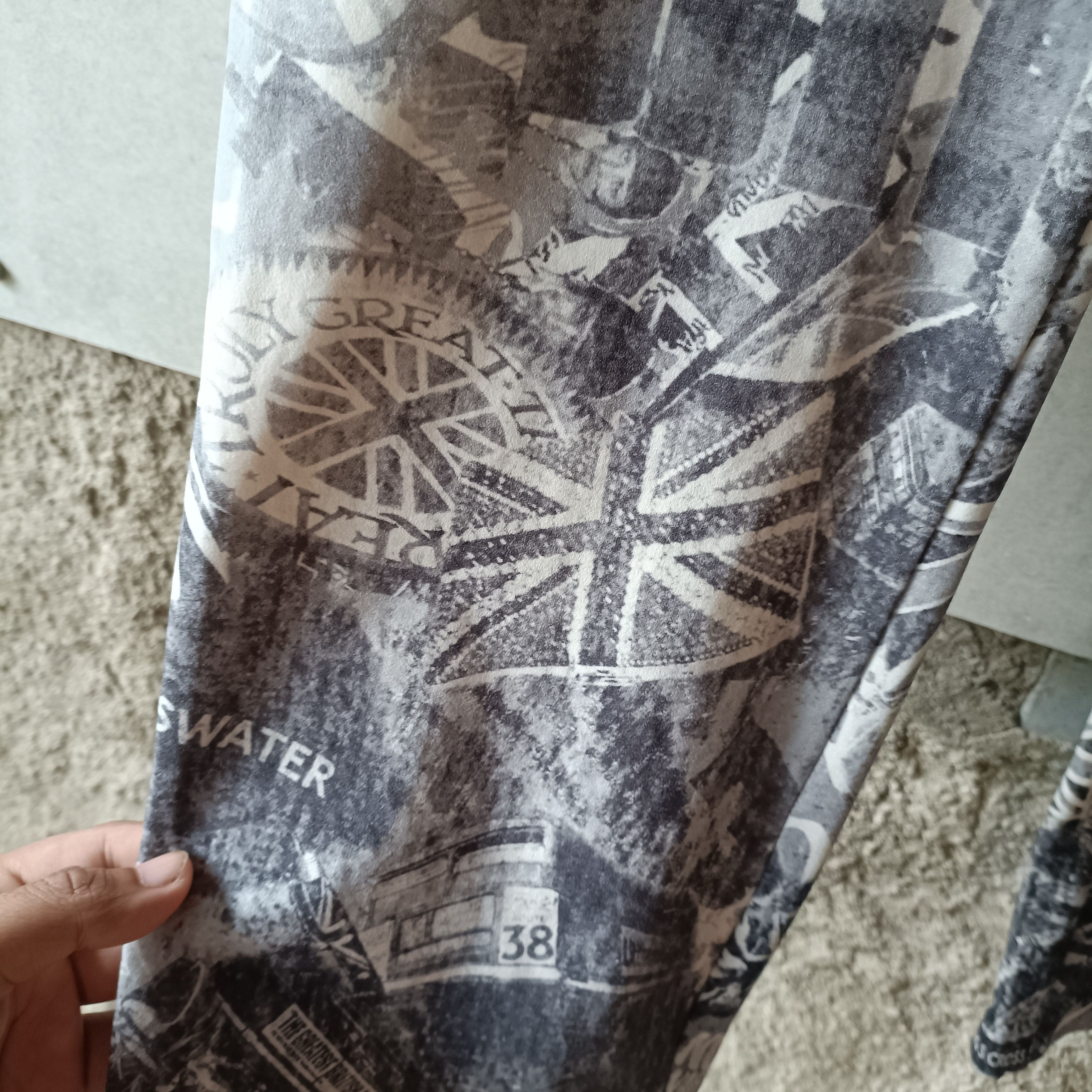 Katharine Hamnett London Katherine Hamnett London Underground Printed Legging Pants Size 30" / US 8 / IT 44 - 13 Thumbnail