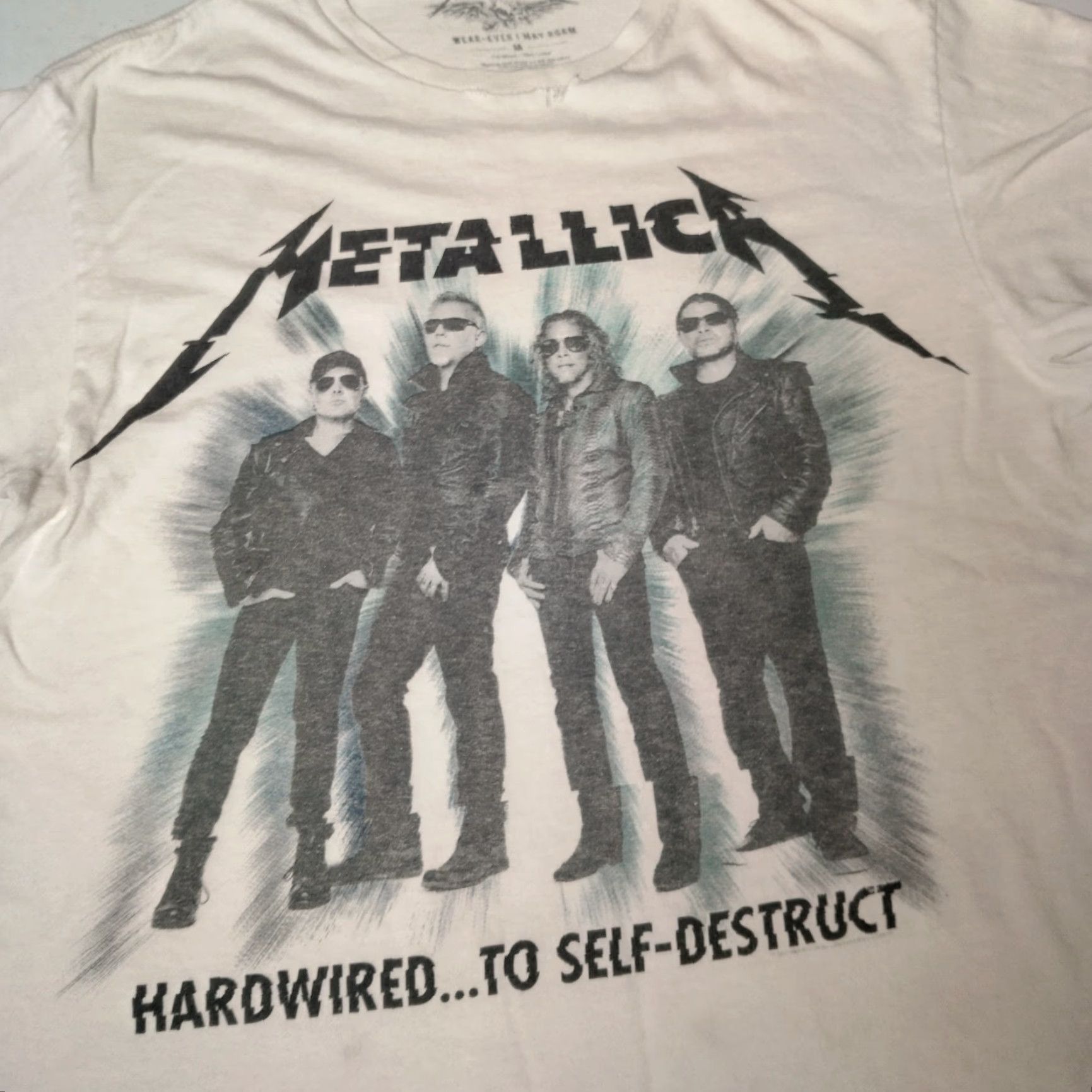Vintage Metallica World Wired Tour T-Shirt Medium White Crew Neck Short Sleeve Distressed Graphic Band Tee Mens Size US M / EU 48-50 / 2 - 2 Thumbnail