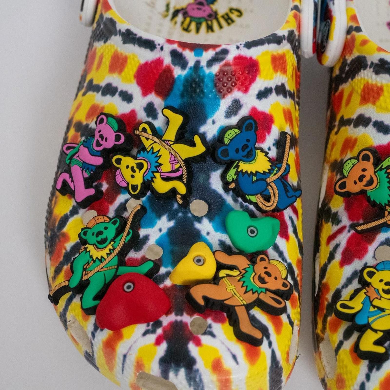Crocs Crocs x Grateful Dead multi-coloured Clogs Size US 7 / EU 40 - 6 Thumbnail