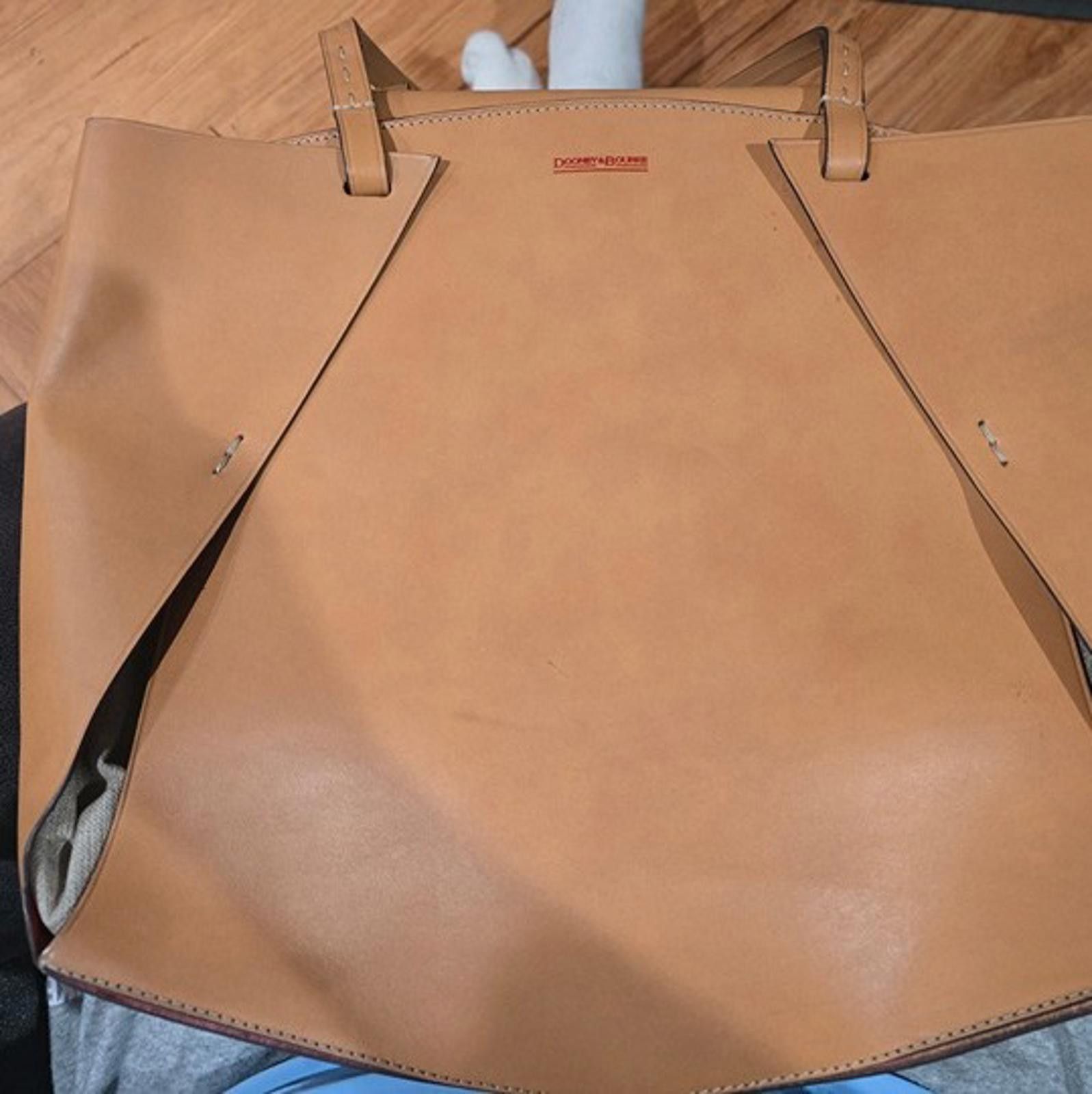 Dooney & Bourke 2017 Dooney & Burke:Alto Winged Shopper:Tan Vachetta Leather Size ONE SIZE - 3 Thumbnail