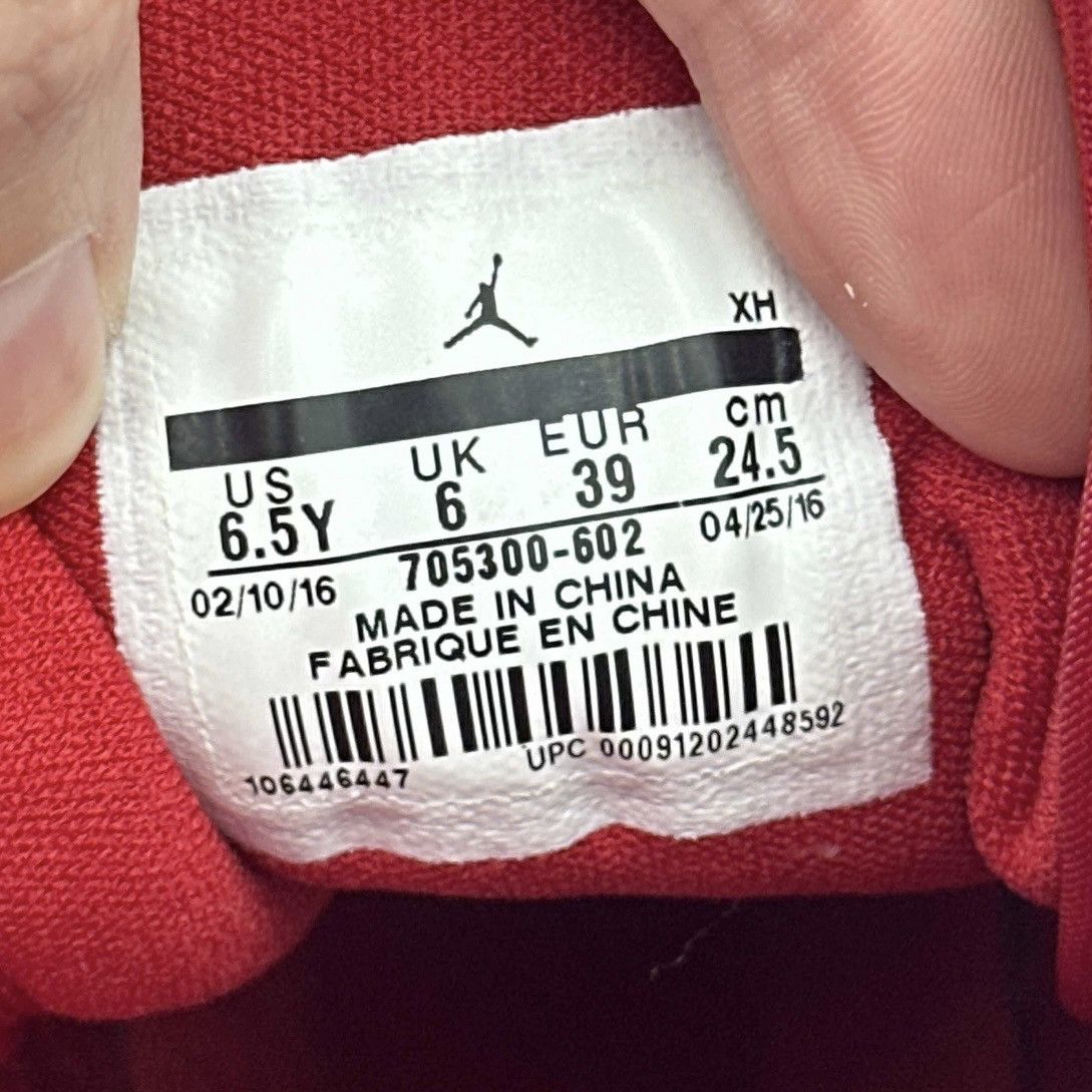 Jordan Brand Air Jordan 1 Retro High Silver Medal 2016 GS Youth 6.5Y Size US 6.5 / EU 39-40 - 6 Thumbnail