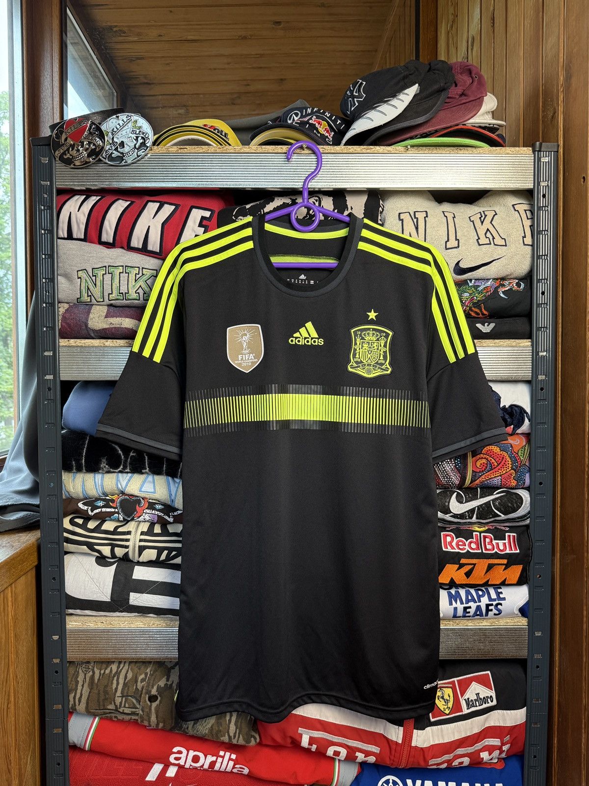 Adidas Spain 2010 2011 home shirt jersey soccer football kit tee Size US M / EU 48-50 / 2 - 1 Thumbnail