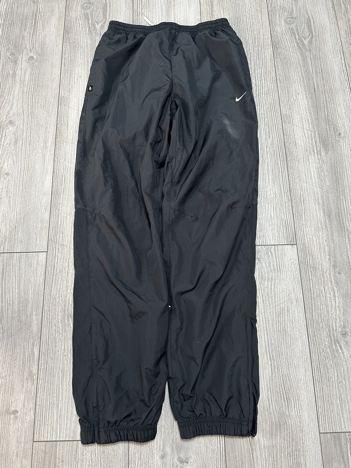 Nike Vintage Nike Track Y2K Pants Drill Nylon Gorpcore Joggers Size US 32 / EU 48 - 1 Thumbnail