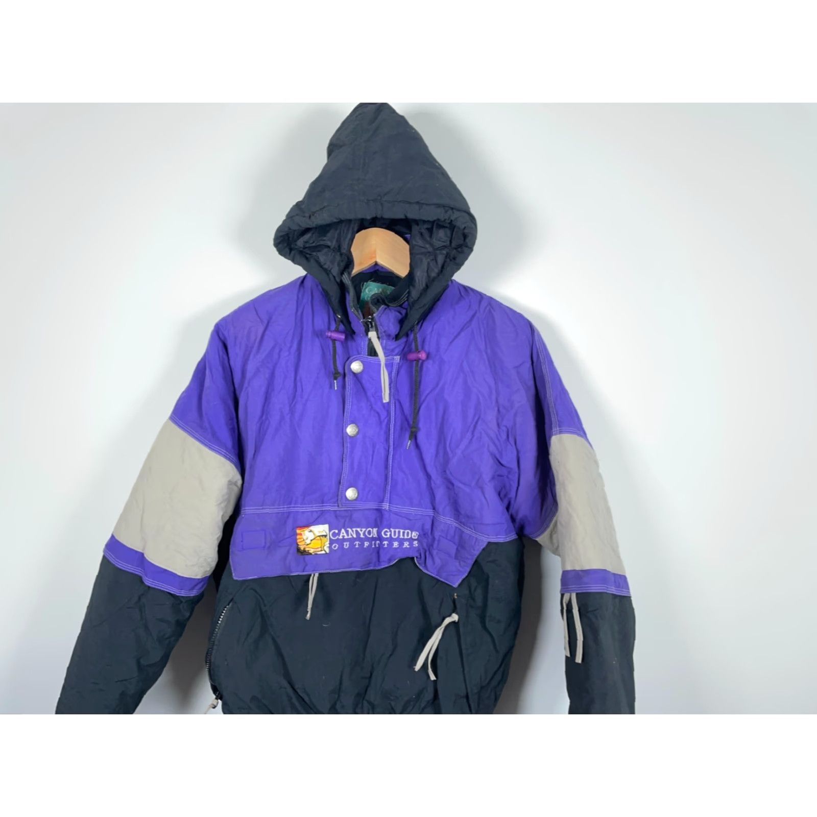 Vintage VINTAGE Canyon Guide Outfitters Jacket Mens M Purple 90s Pullover Hooded Insulated Anorak Zip Pockets Short Nylon Shell Lining Softshell coat Size US M / EU 48-50 / 2 - 4 Thumbnail