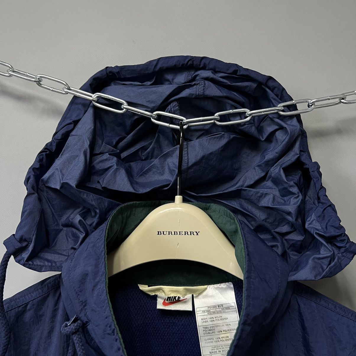Nike Vintage Nike Windbreaker 90's Jacket Nylon Size M Y2k Size US M / EU 48-50 / 2 - 20 Thumbnail