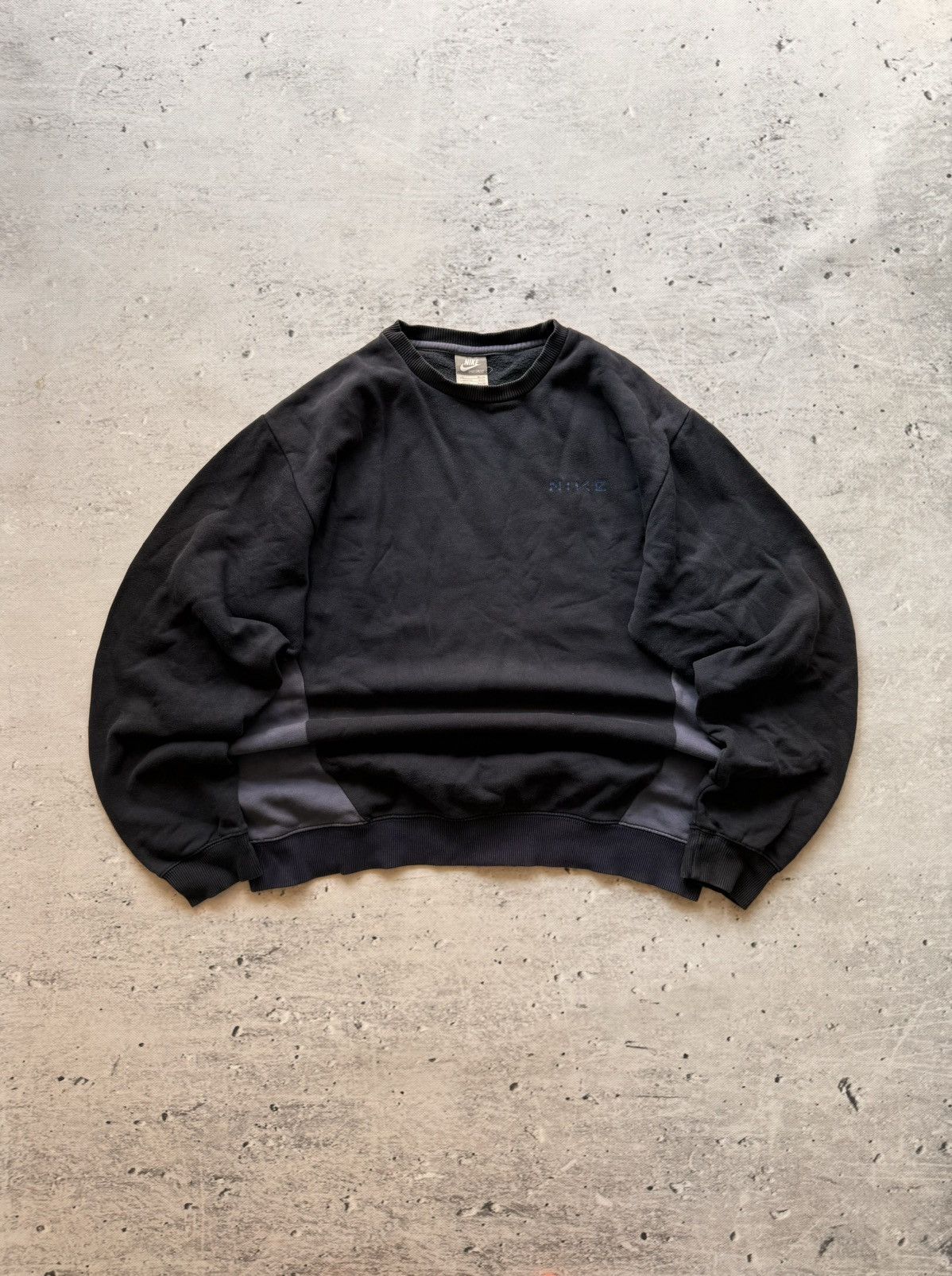 Nike × Vintage NIKE VINTAGE CENTER LOGO OVERSIZE BOXY SWEATSHIRT Size US L / EU 52-54 / 3 - 1 Thumbnail