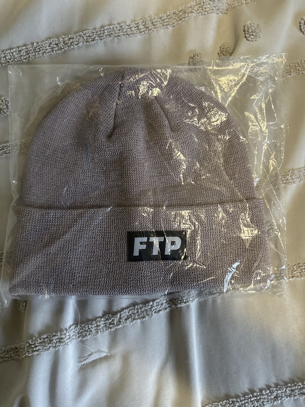 Fuck The Population FTP Color Changing Beanie Grey to Pink Size ONE SIZE - 5 Thumbnail
