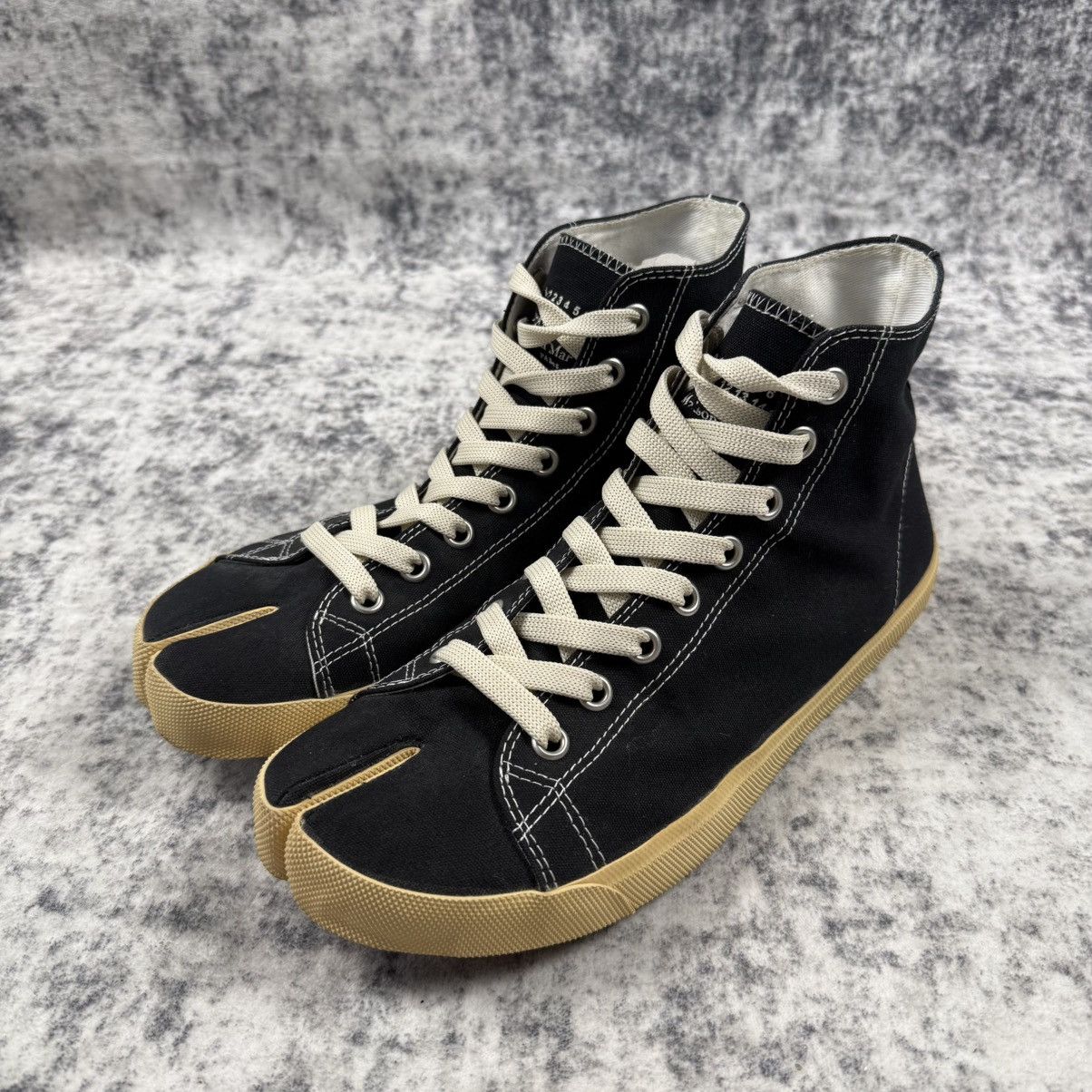 Maison Margiela Maison Margiela Vandal Tabi High Top Canvas Sneakers Size US 9 / EU 42 - 2 Thumbnail
