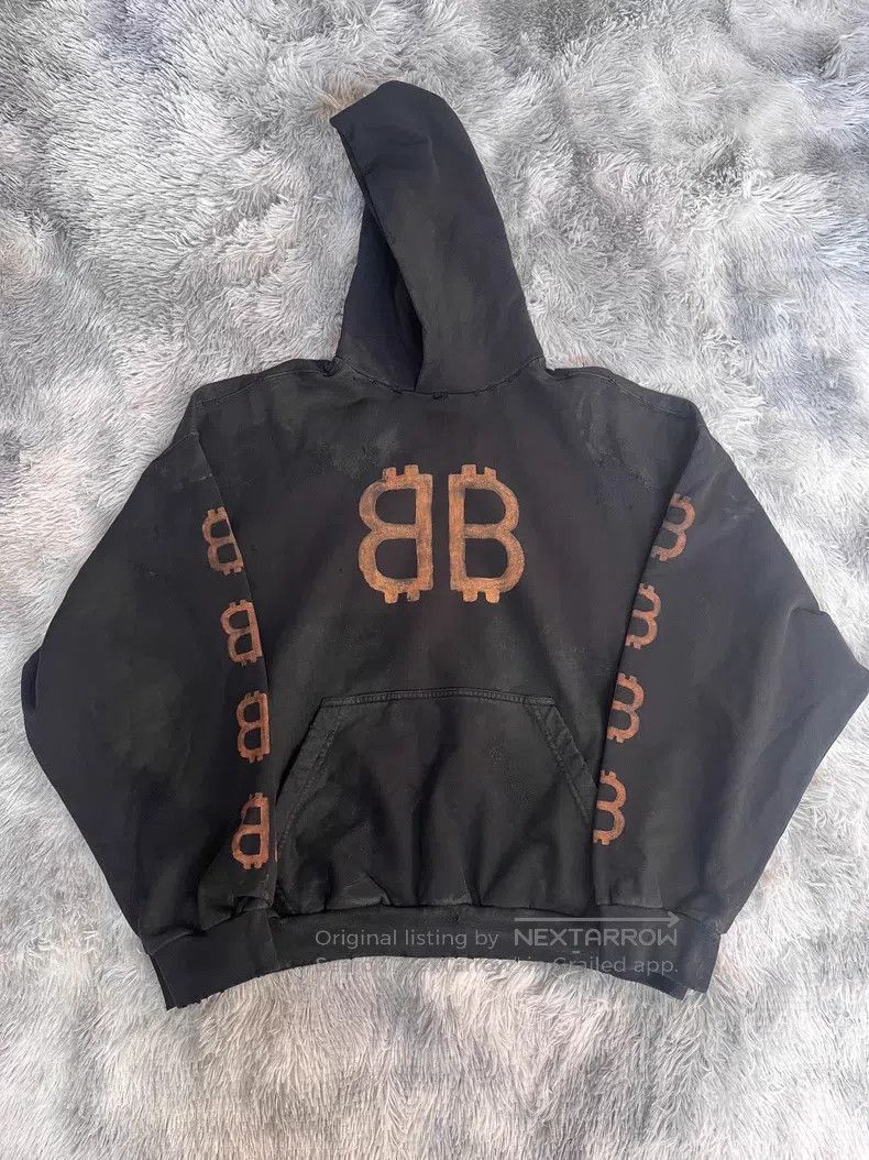 Balenciaga Balenciaga Letter Printed Distressed Hooded Sweatshirt Size US S / EU 44-46 / 1 - 1 Thumbnail