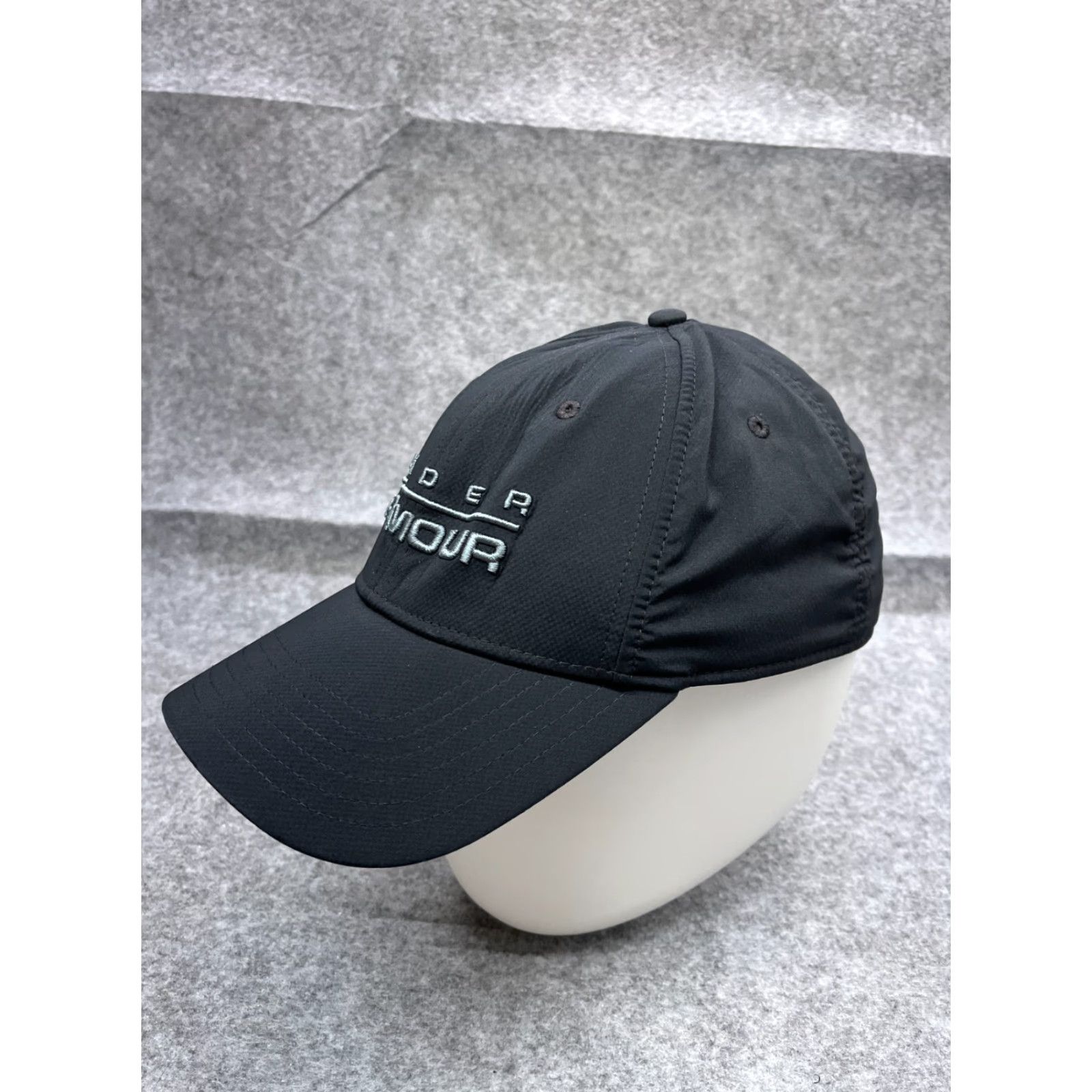 Under Armour Under Armour Hat Cap Fitted Adult XL Black 100% Polyester Classic Fit Hat/Cap Mens Adult XL Black 100% Polyester Baseball Cap Under Armour Size ONE SIZE - 4 Thumbnail