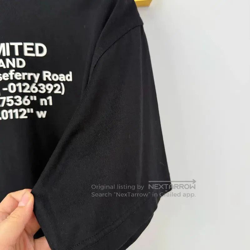 Burberry Burberry Black Cotton Lettered Short Sleeve T-Shirt. Size S / US 4 / IT 40 - 4 Thumbnail
