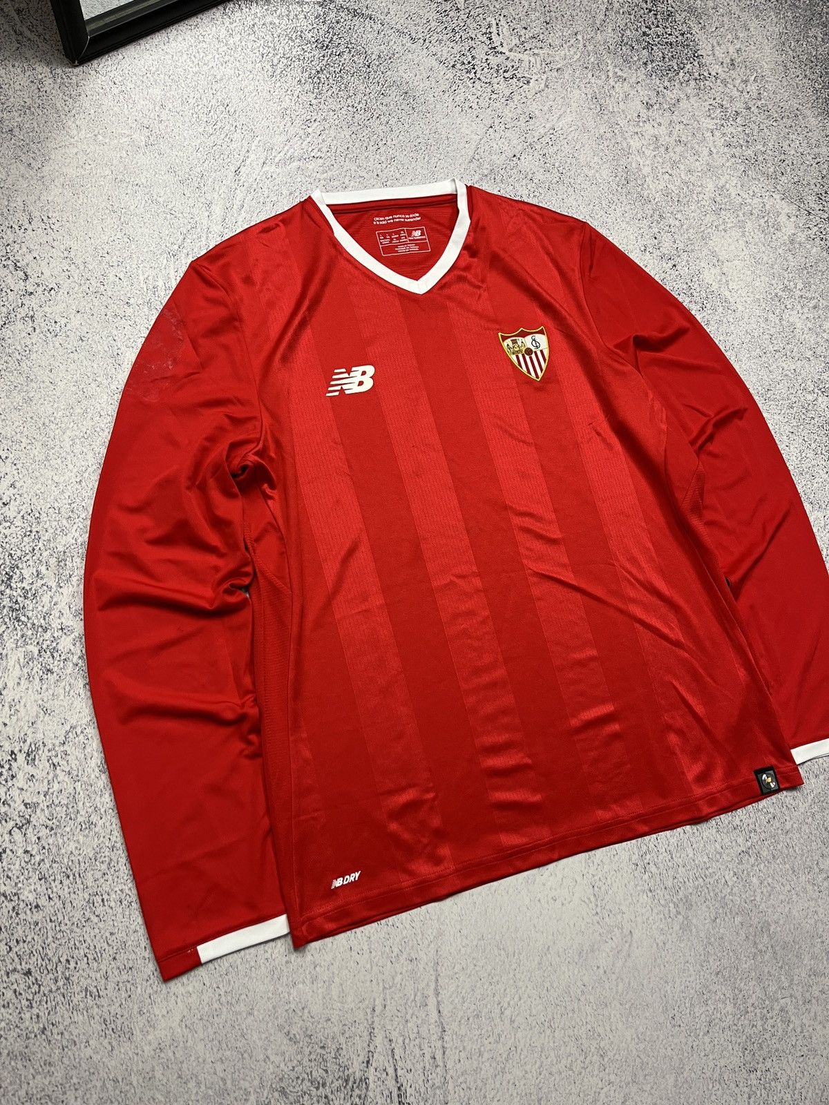 New Balance Sevilla FC 2017 New Balance Longsleeve Shirt Soccer Jersey Size US XL / EU 56 / 4 - 3 Thumbnail