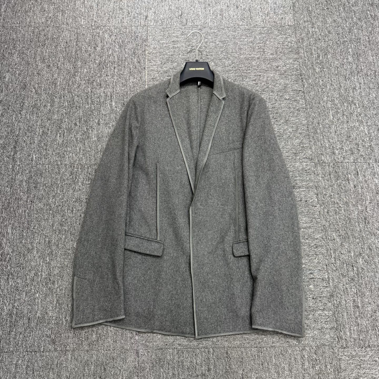 Dior Dior Cashmere Blazer in Excellent Condition Size US L / EU 52-54 / 3 - 1 Thumbnail