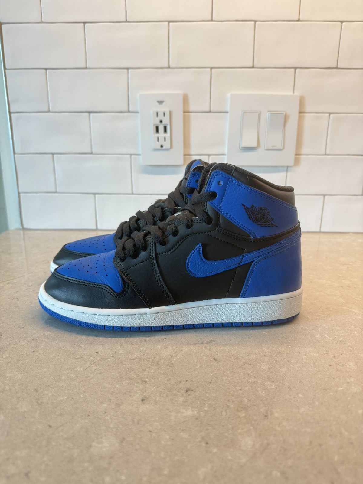 Nike Size 7Y - Jordan 1 Royal Blue HIGH OG Size US 7 / EU 40 - 1 Thumbnail