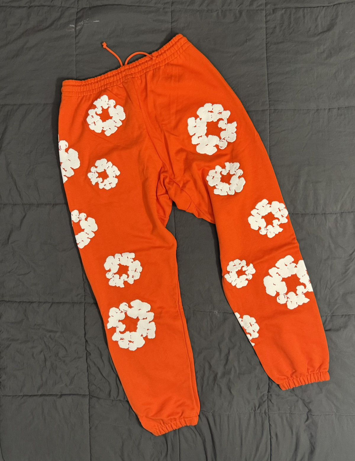 DENIM TEARS Denim Tears the Cotton Wreath Sweatpants - Orange Size L Size US 33 - 3 Thumbnail