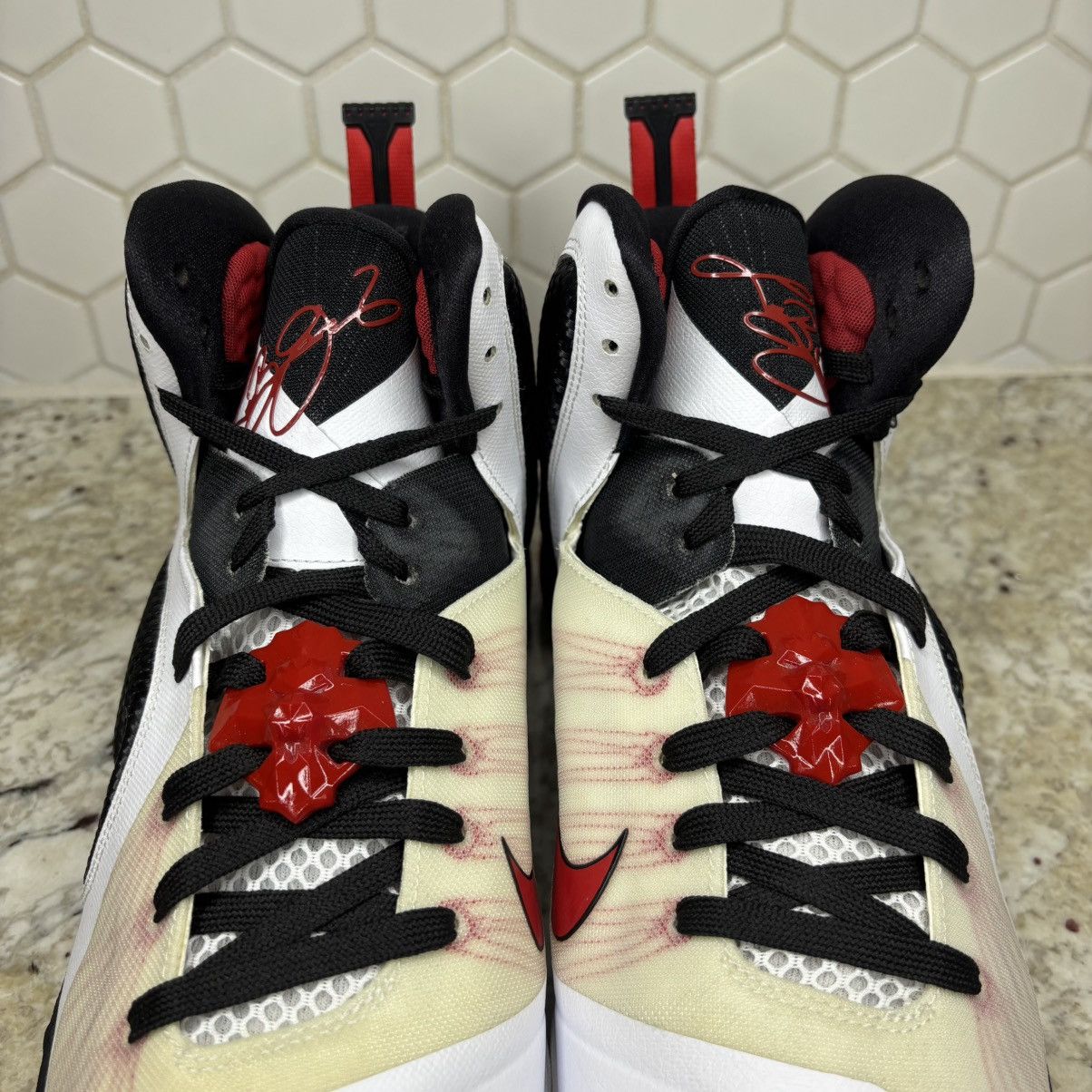 Nike Size 14 - Nike LeBron 9 Miami Heat Home Very Clean OG Box Size US 14 / EU 47 - 6 Thumbnail
