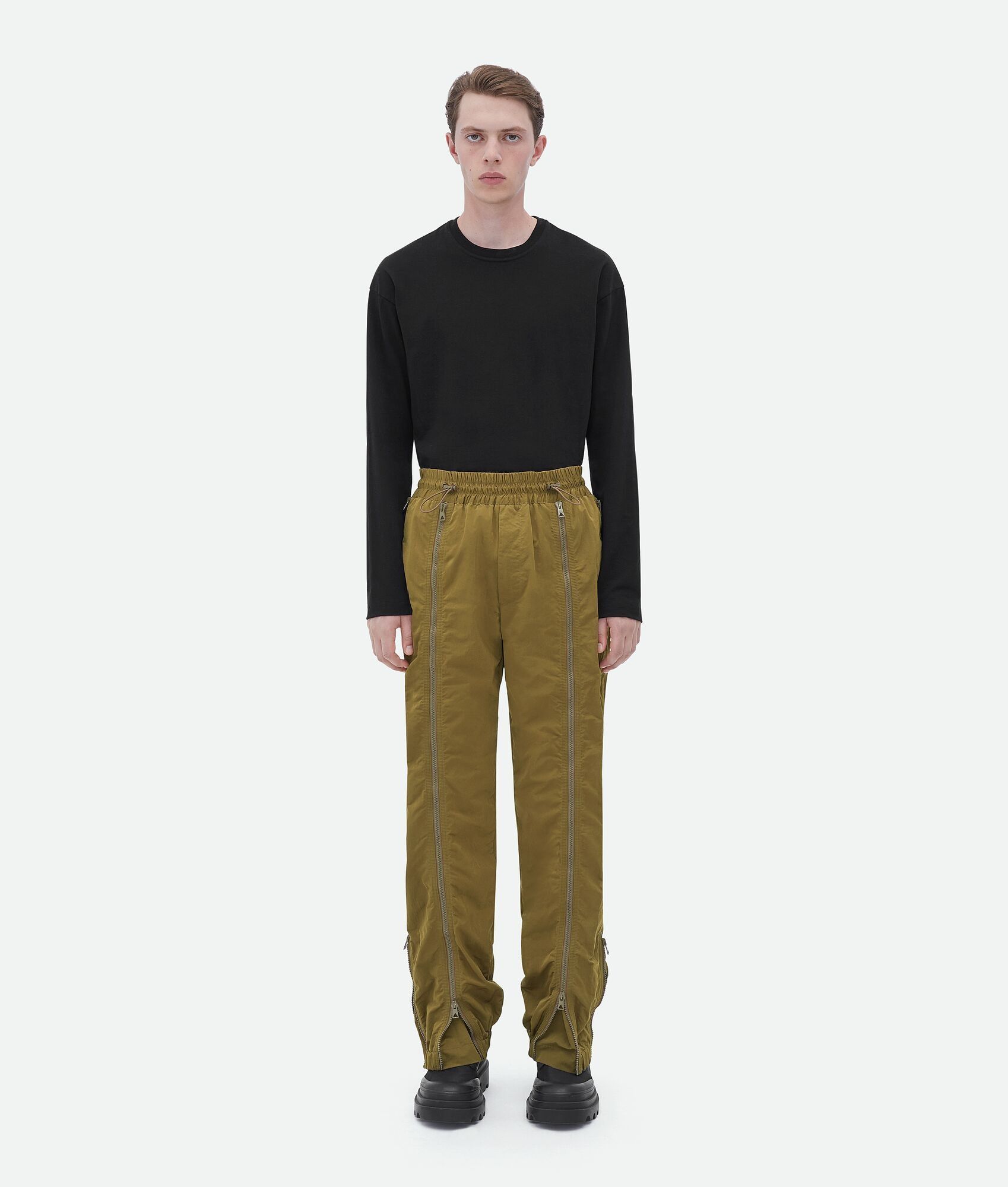 Bottega Veneta o1n1vont0625 Zipped Nylon Pant in Liana Size US 28 / EU 44 - 1 Thumbnail