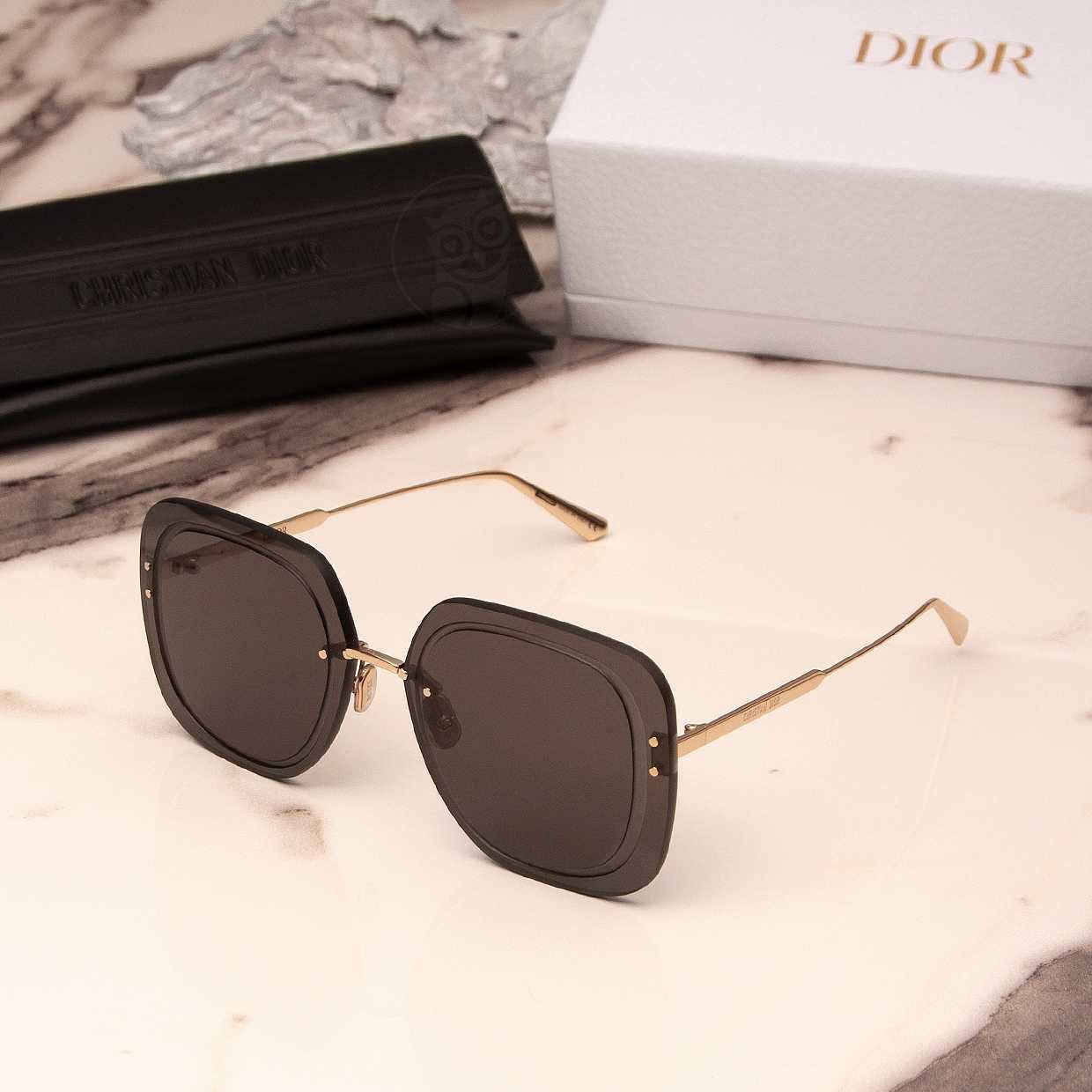 image of New Dior UltraDior - Su-B0A0 Square Sunglasses in Black, Women's