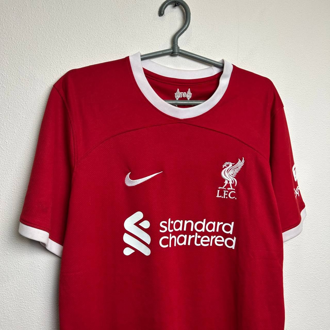 Nike Mens Nike FC Liverpool 2021 home soccer jersey Size US M / EU 48-50 / 2 - 2 Thumbnail