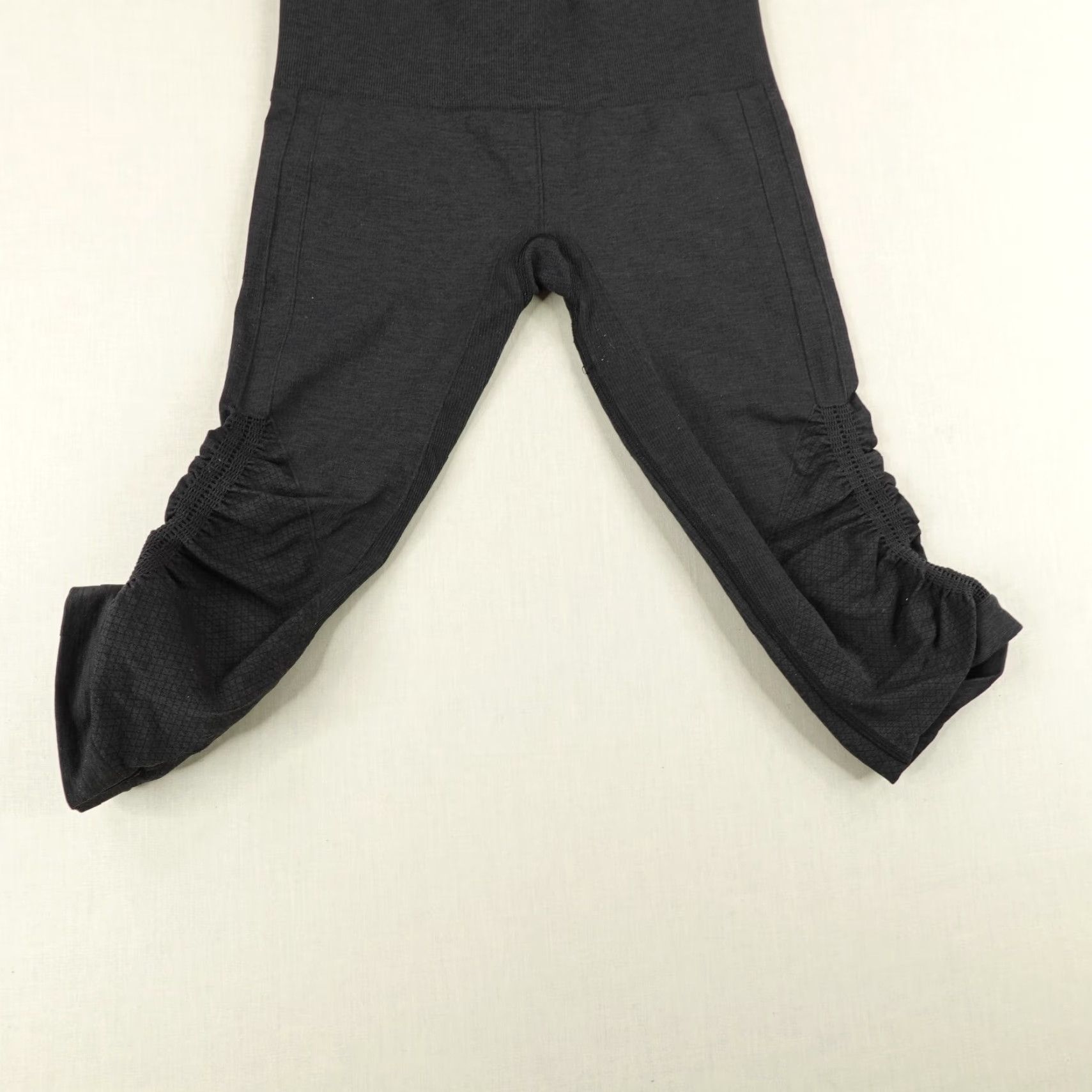Lululemon VINTAGE Lululemon Leggings Womens 6 Black Ruched Leg Crop High Rise Capri Athletic Gym Size 24" / US 00 / IT 34 - 3 Thumbnail