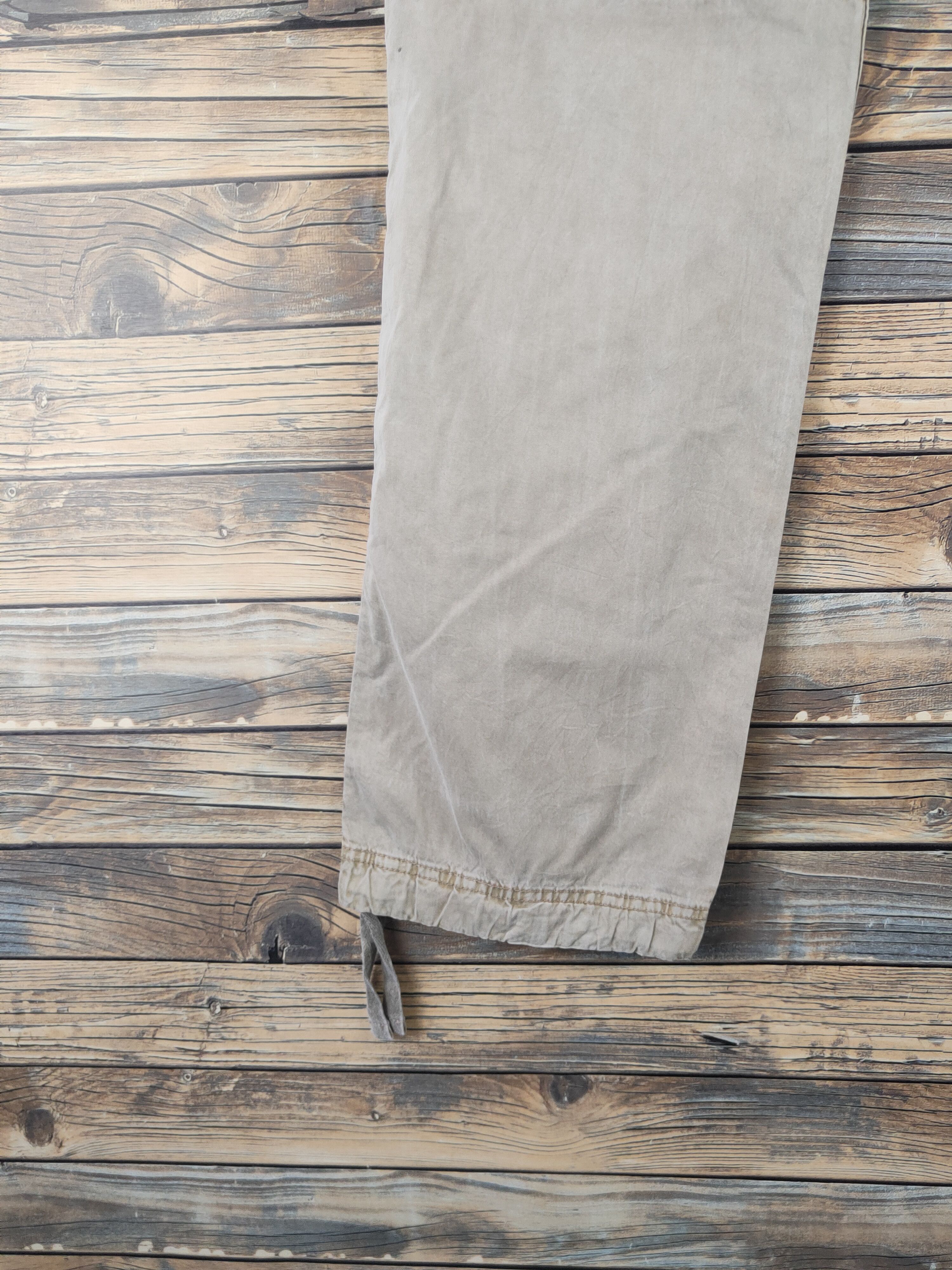 Japanese Brand DL Uniqlo Beige Multipocket Cargo Pants #SP46-291T Size US 31 - 9 Thumbnail