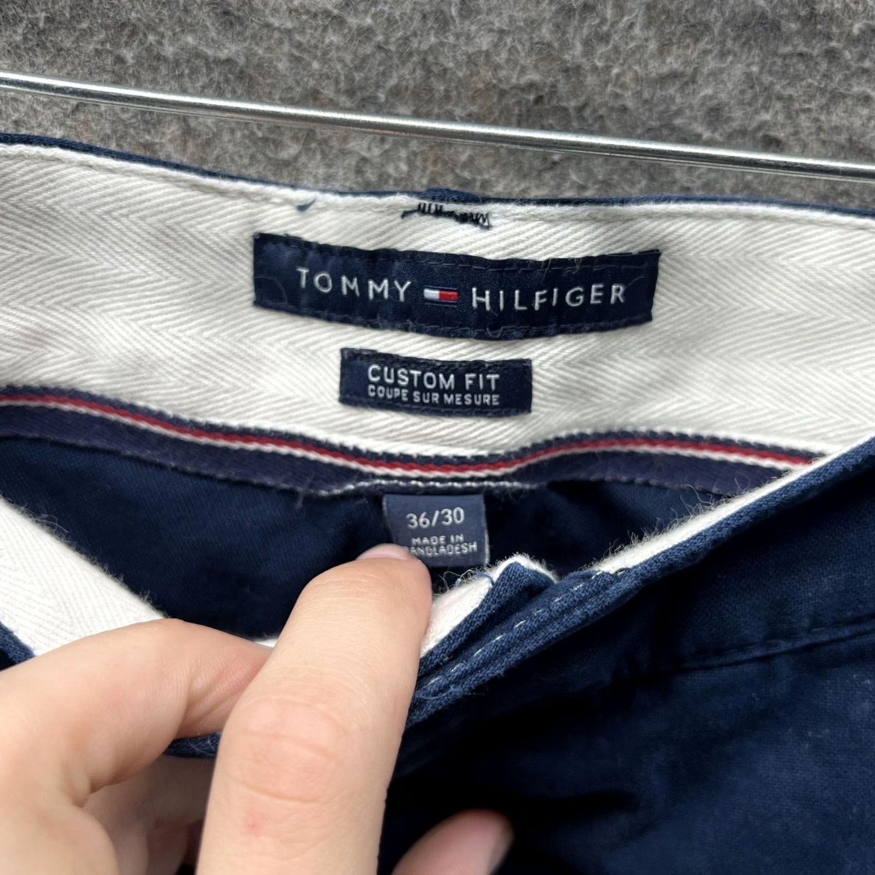 Tommy Hilfiger Tommy Hilfiger Pants Mens 36x30 Blue Custom Fit Chino Straight Leg Flat Front Mens Size 36 Navy Solid Casual Pants Size US 36 / EU 52 - 4 Thumbnail