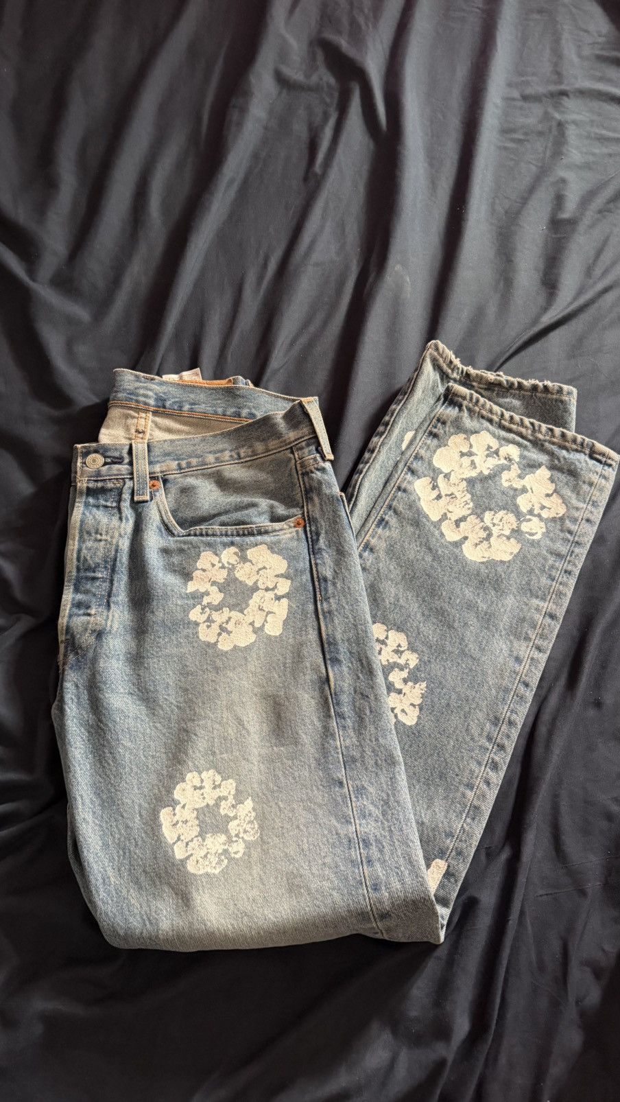 DENIM TEARS Levi’s X Denim Tears 501 The Cotton Wreath Jean Light Wash Size US 31 - 4 Thumbnail