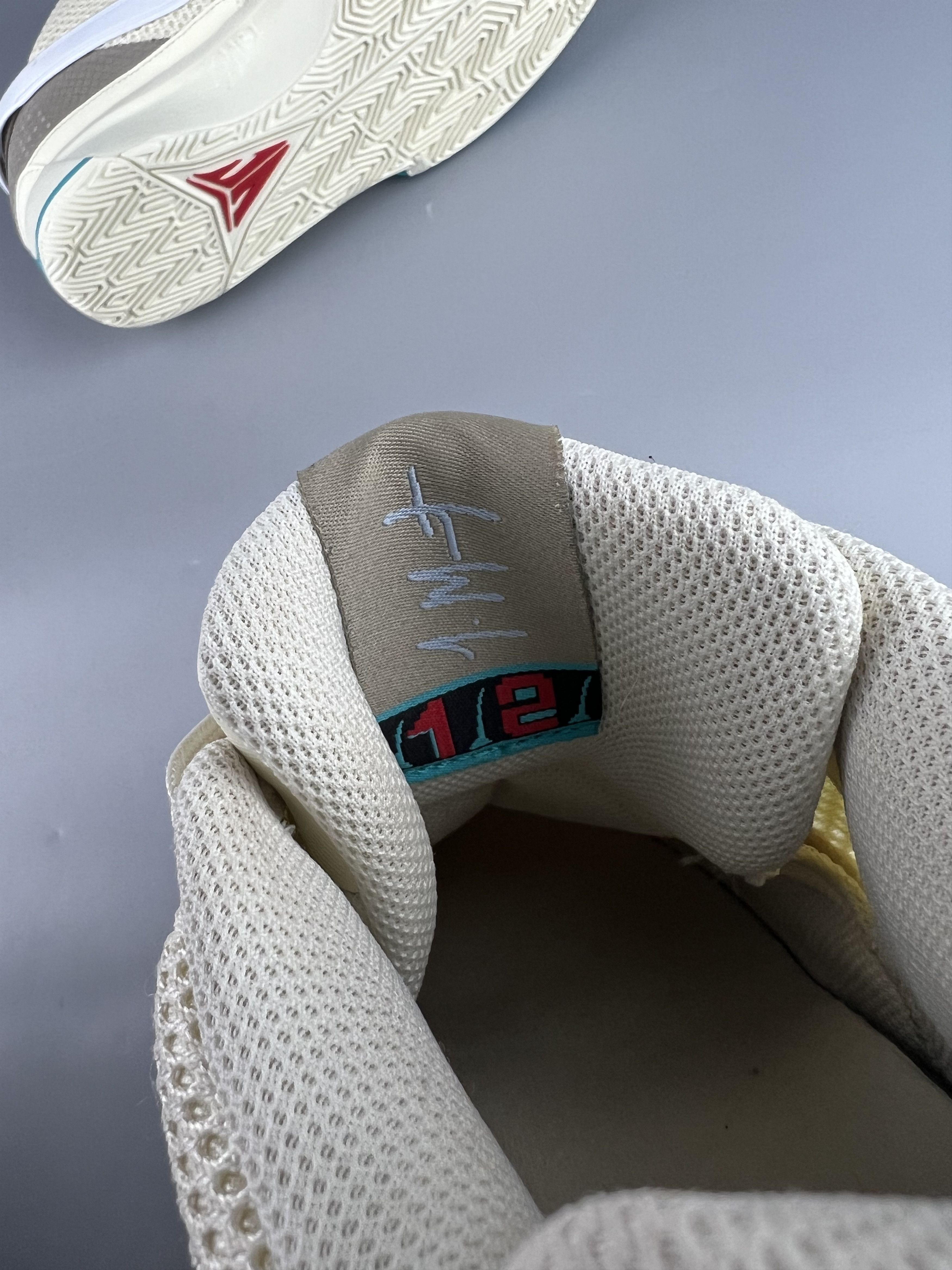Nike Nike Ja 1 Seasonal Coconut Milk Size US 7 / EU 40 - 8 Thumbnail