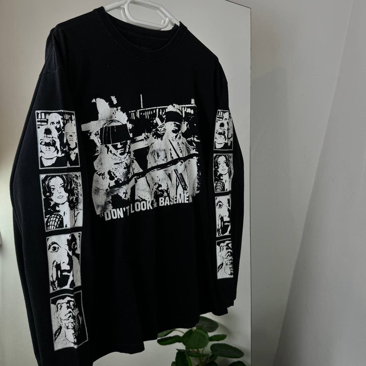 Vintage Don’t Look In The Basements Long Sleeve Tee Size US L / EU 52-54 / 3 - 1 Thumbnail