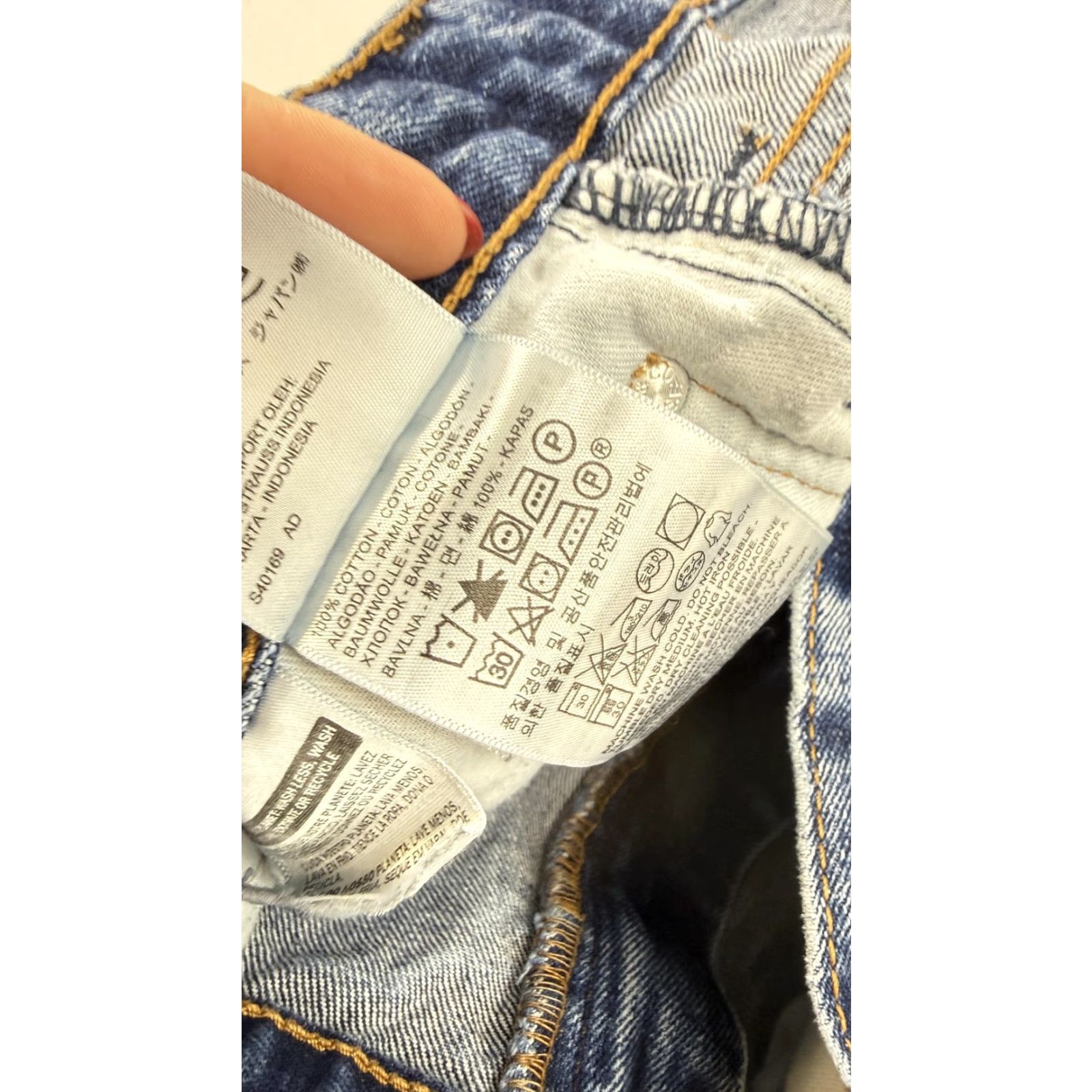 Levi's Levi's 550 Jeans Mens 34x31 Blue High Rise Relaxed Fit Tapered Leg Denim Red Tab Jeans Mens Regular 34 Blue Pattern Solid Vintage No Size US 34 / EU 50 - 7 Thumbnail