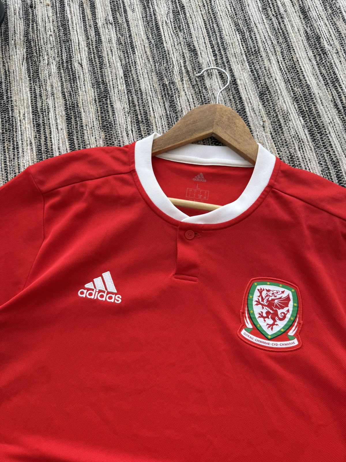 Adidas WALES 2018 2019 HOME FOOTBALL SHIRT SOCCER JERSEY ADIDAS Size US L / EU 52-54 / 3 - 3 Thumbnail