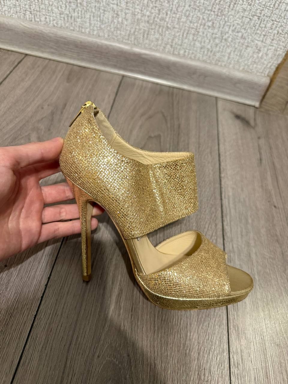 Jimmy Choo Jimmy Choo Heels Ladies Glitter Fabric Gold Size 37 1/2 Size US 7 / IT 37 - 7 Thumbnail