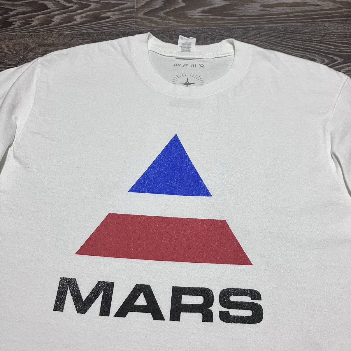 Band Tees THIRTY SECONDS TO MARS “The Monolith Tour” 2018 L/S Shirt Size US M / EU 48-50 / 2 - 4 Thumbnail