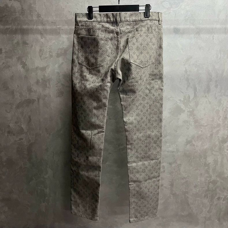 Louis Vuitton louis vuitton Grey Solid Full Print Straight Leg Casual Je Size US 34 / EU 50 - 2 Thumbnail