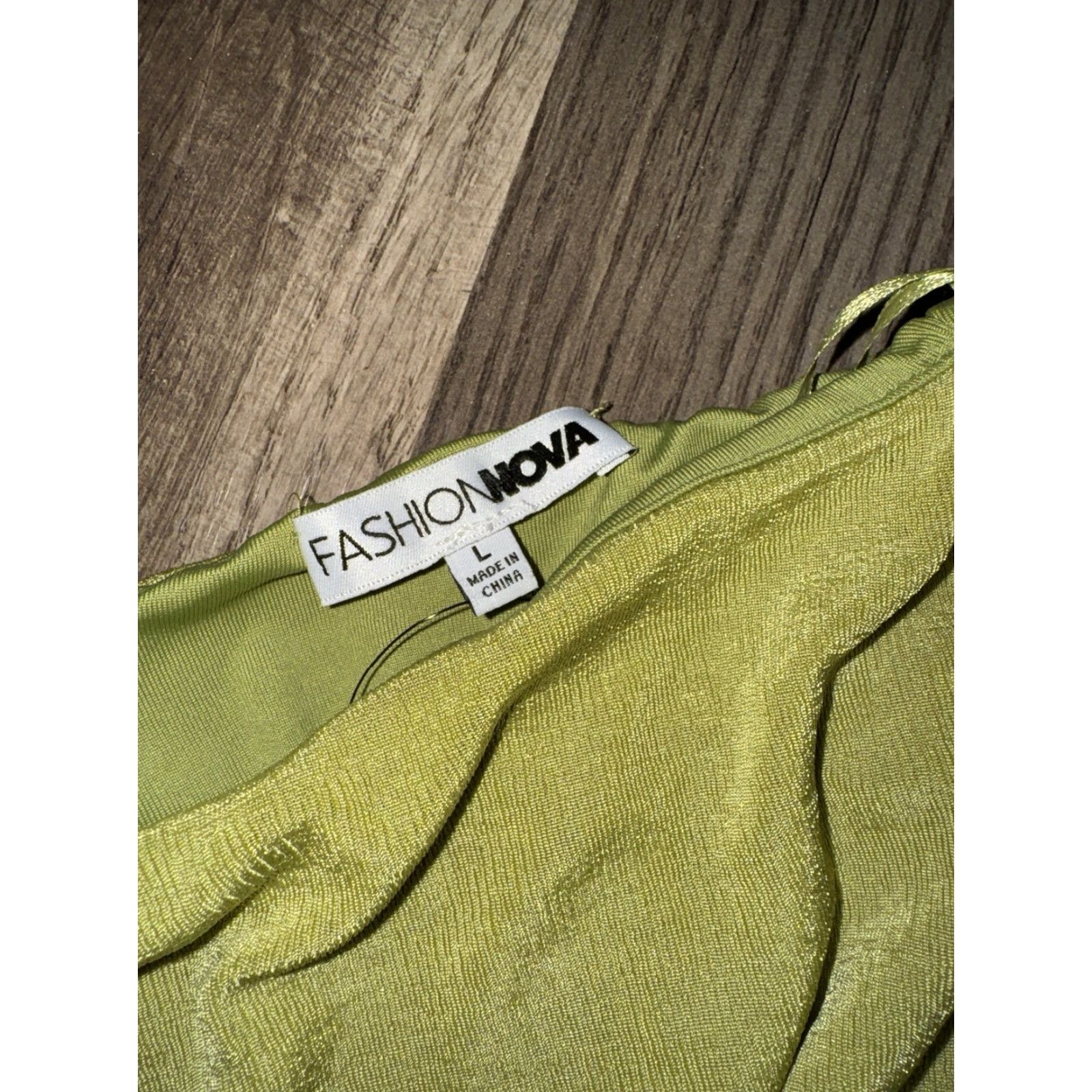 Fashion Nova VINTAGE Fashion Nova Long Skirt Women L Green Wrap BNWT Size 36" / US 14 / IT 50 - 3 Thumbnail