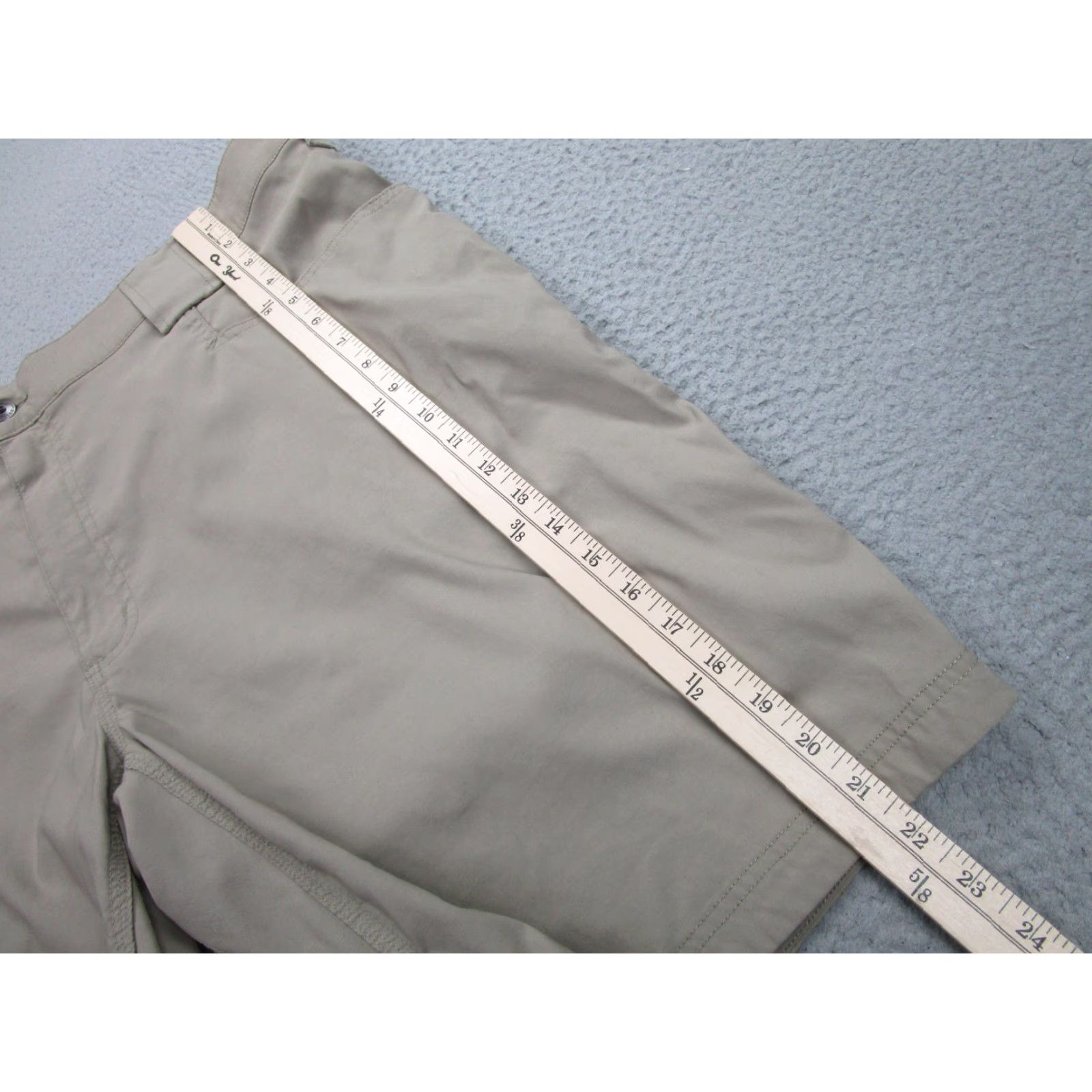 Duluth Trading Company Duluth Trading Shorts Mens 44 Standard Fit Outdoor Hiking Lightweight Pockets Beige Khaki Cargo Regular Inseam 10 in Front Flat Front Pockets Size US 44 / EU 60 - 3 Thumbnail