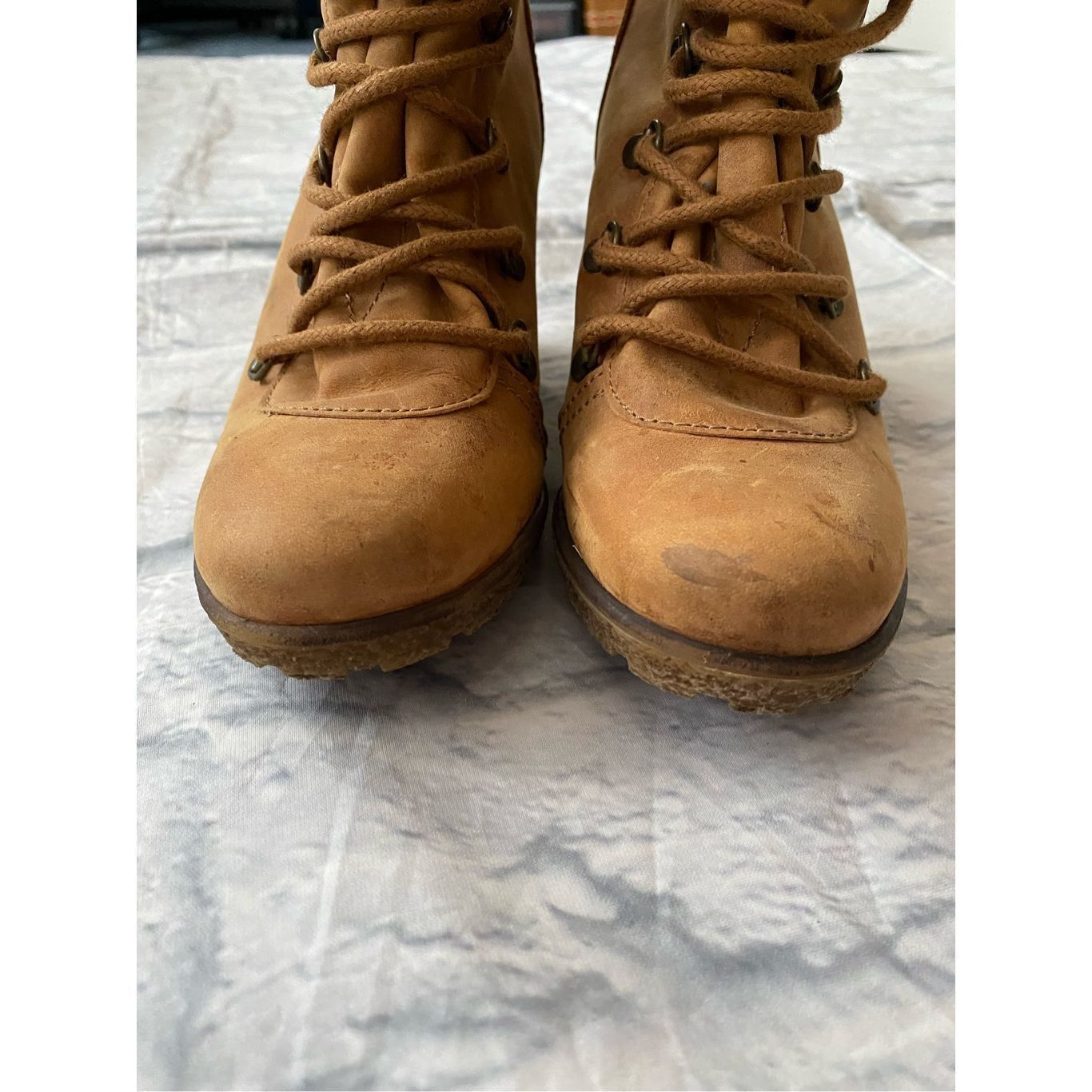 Steve Madden Steve Madden women 8 leather wedge tie up ankle bootie tan Size US 8 / IT 38 - 4 Thumbnail