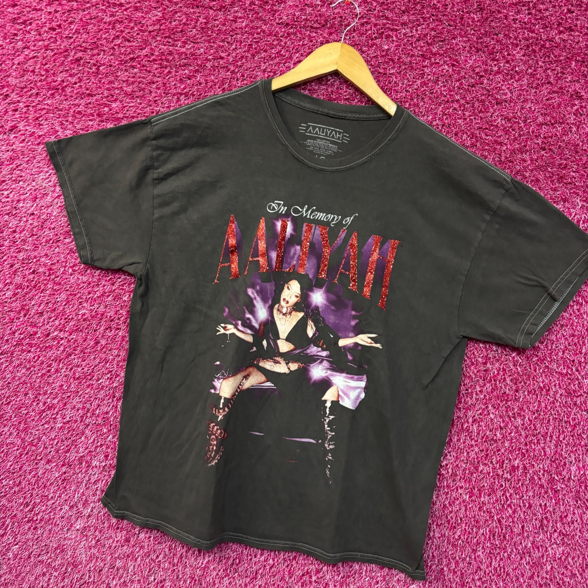 Band Tees Aaliyah in memoriam glitter Tshirt size large Size US L / EU 52-54 / 3 - 3 Thumbnail