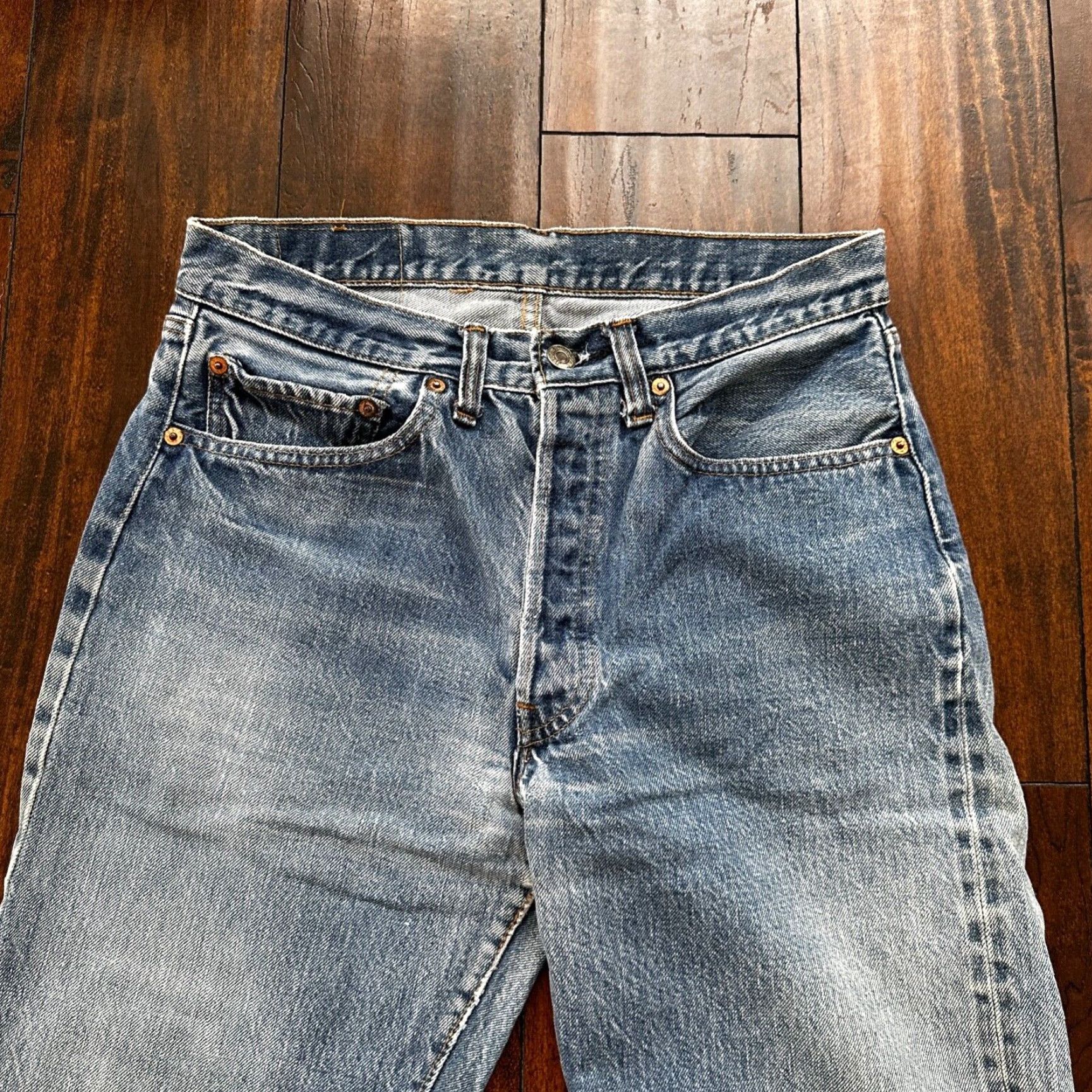 Levi's VINTAGE Levi's 501 XX Jeans Men's Regular Fit Straight 80s 70s USA Light Denim 32x34 Size US 32 / EU 48 - 2 Thumbnail