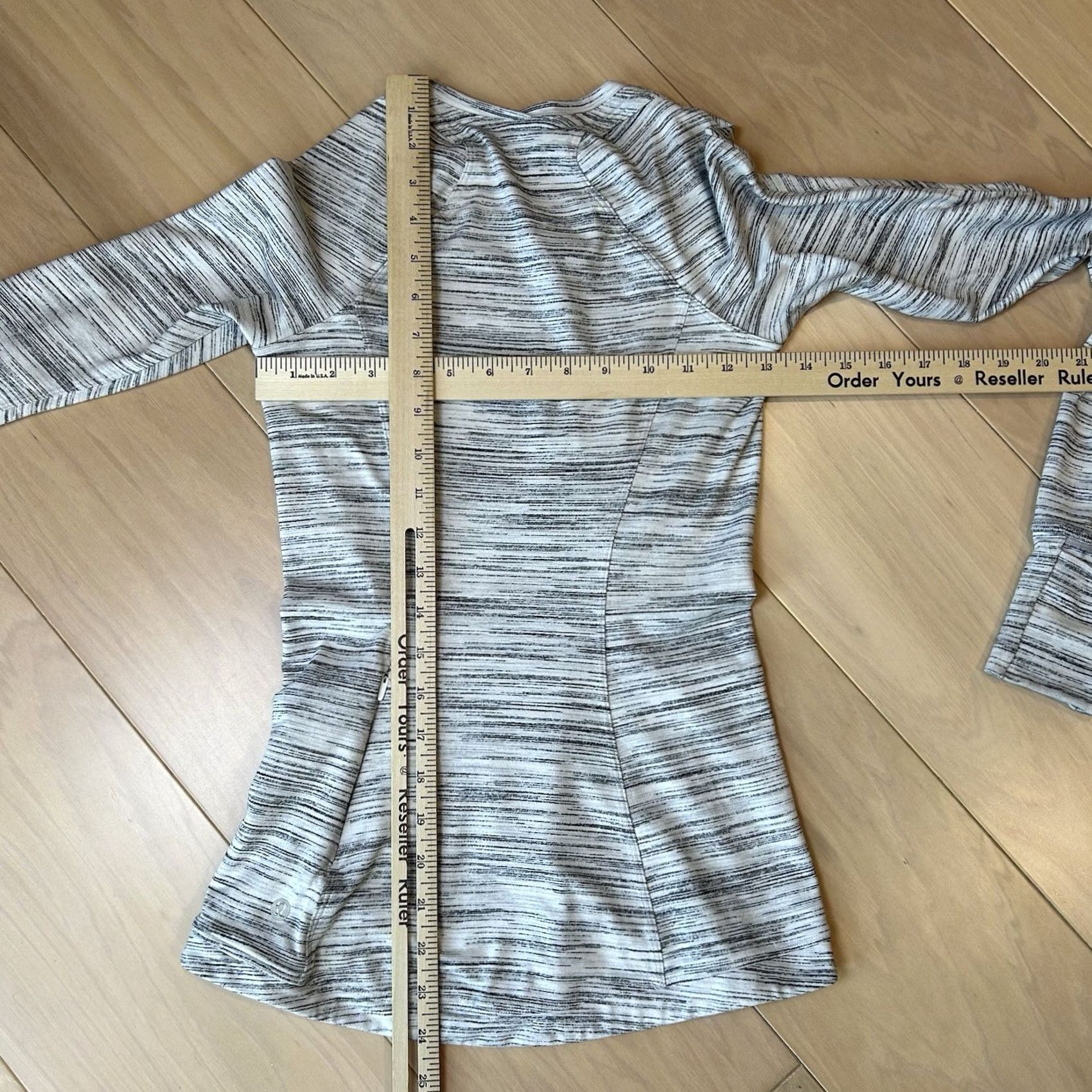Lululemon Lululemon Runderful Top Space Dye Camo Long Sleeve Women’s 2 Shirt Slim Polyester Heathered Pocket Size XS / US 0-2 / IT 36-38 - 4 Thumbnail