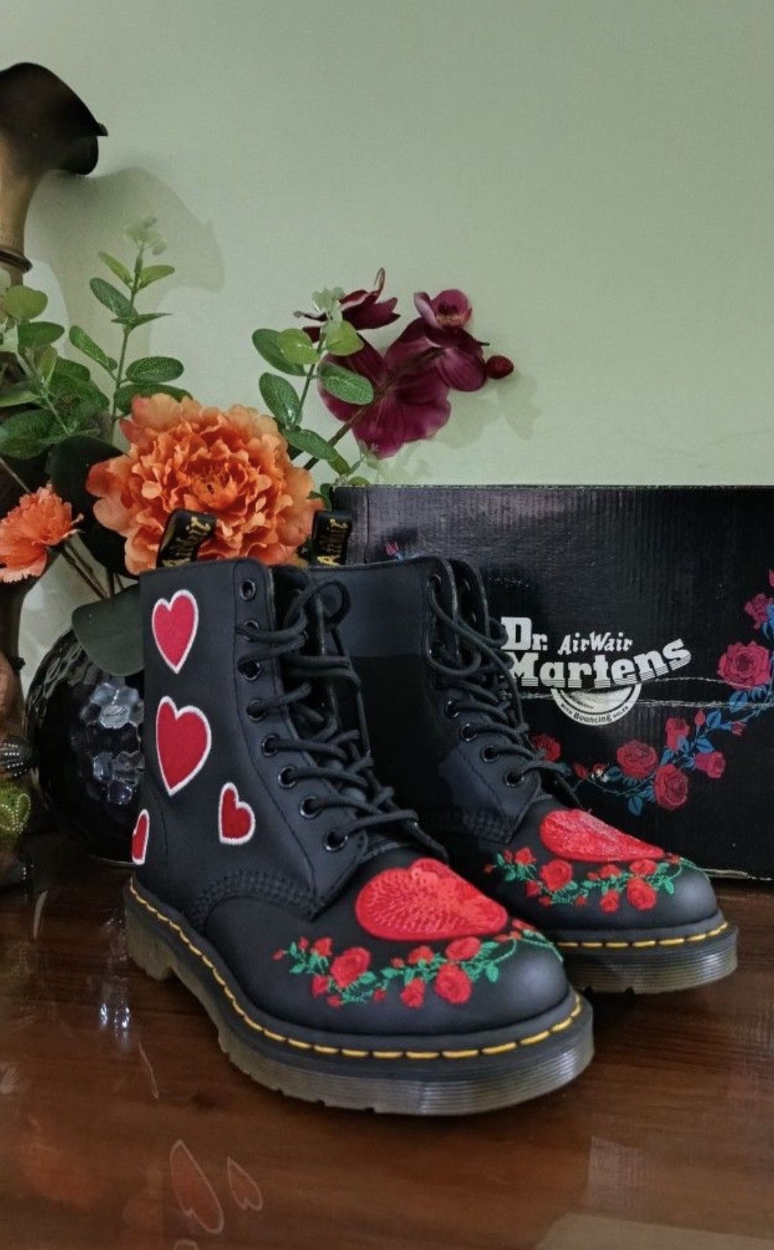 Dr. Martens Dr martens pascal sequin hearts Size US 7.5 / IT 37.5 - 4 Thumbnail
